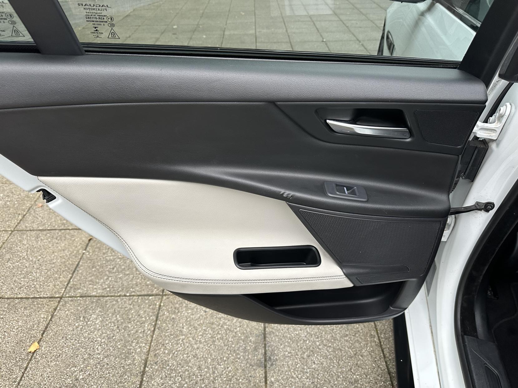 Jaguar XE 2.0d R-Sport Saloon 4dr Diesel Auto Euro 6 (s/s) (180 ps)