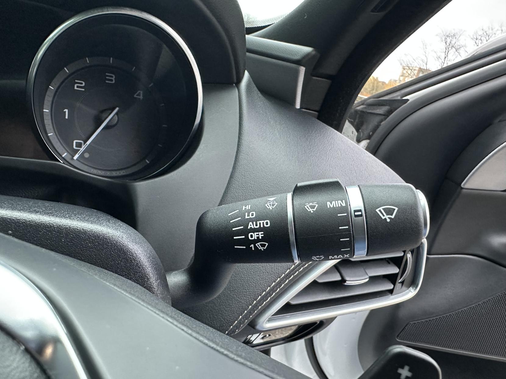 Jaguar XE 2.0d R-Sport Saloon 4dr Diesel Auto Euro 6 (s/s) (180 ps)