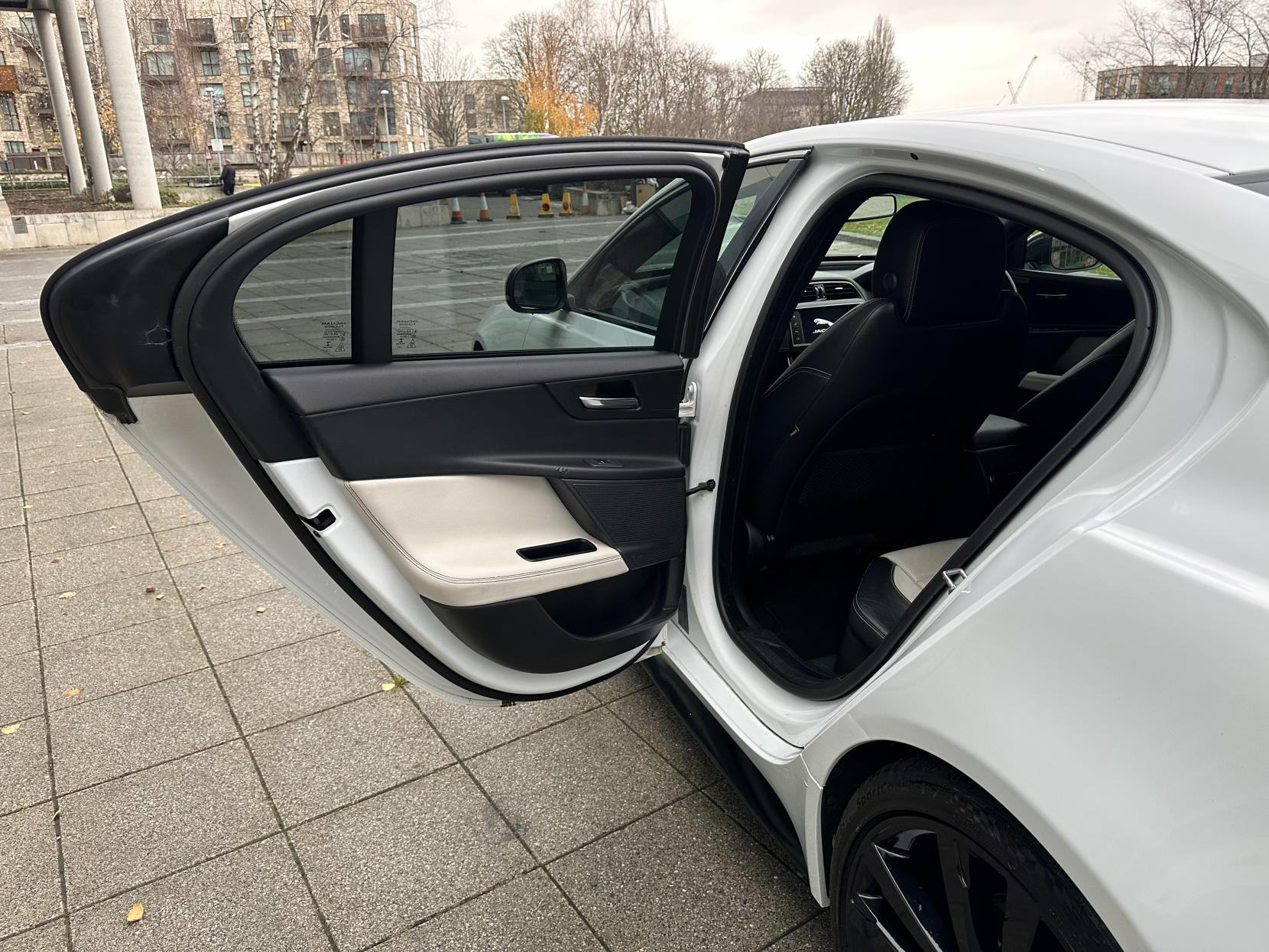 Jaguar XE 2.0d R-Sport Saloon 4dr Diesel Auto Euro 6 (s/s) (180 ps)