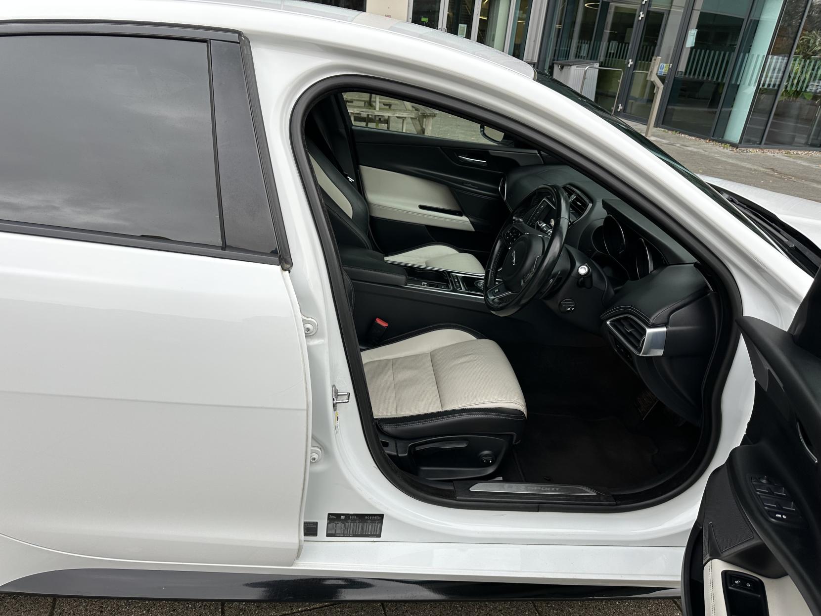 Jaguar XE 2.0d R-Sport Saloon 4dr Diesel Auto Euro 6 (s/s) (180 ps)