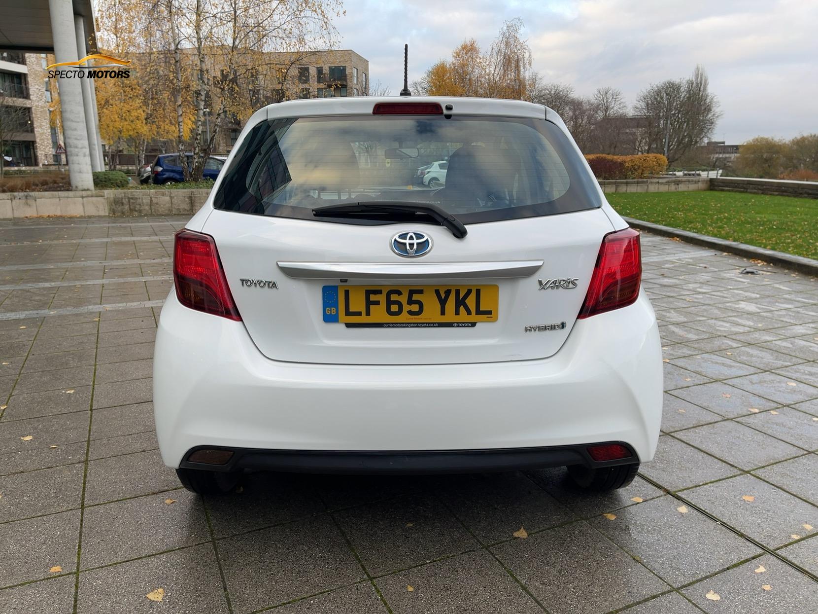 Toyota Yaris 1.5 VVT-h Icon Hatchback 5dr Petrol Hybrid E-CVT Euro 6 (101 ps)