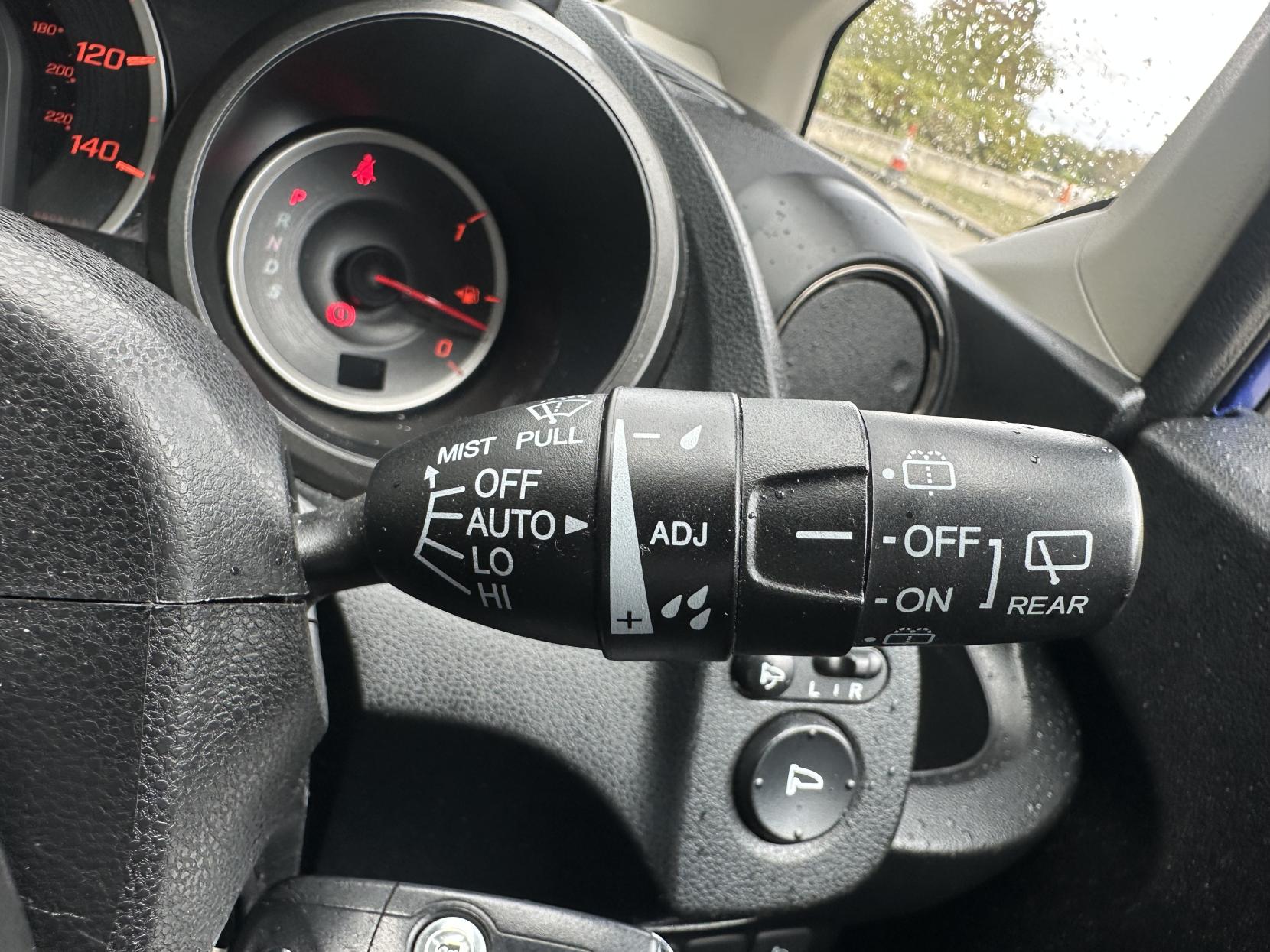 Honda Jazz 1.4 i-VTEC EX Hatchback 5dr Petrol CVT Euro 5 (99 ps)