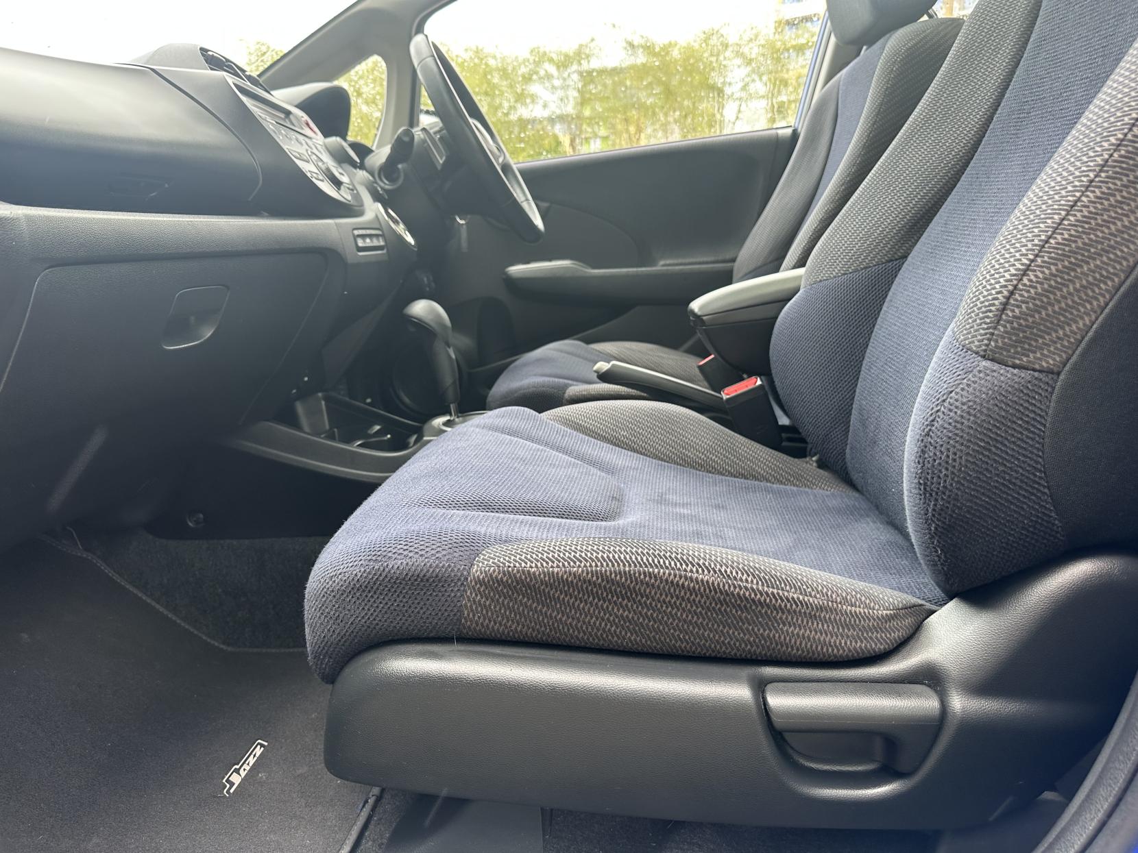 Honda Jazz 1.4 i-VTEC EX Hatchback 5dr Petrol CVT Euro 5 (99 ps)