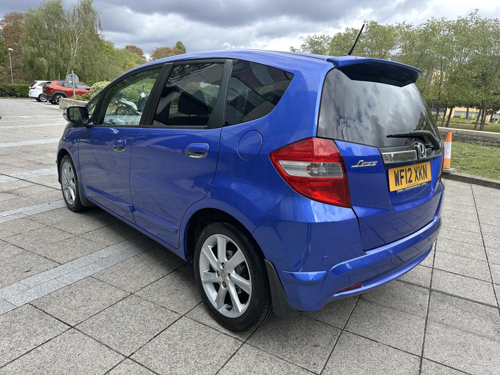 Honda Jazz 1.4 i-VTEC EX Hatchback 5dr Petrol CVT Euro 5 (99 ps)