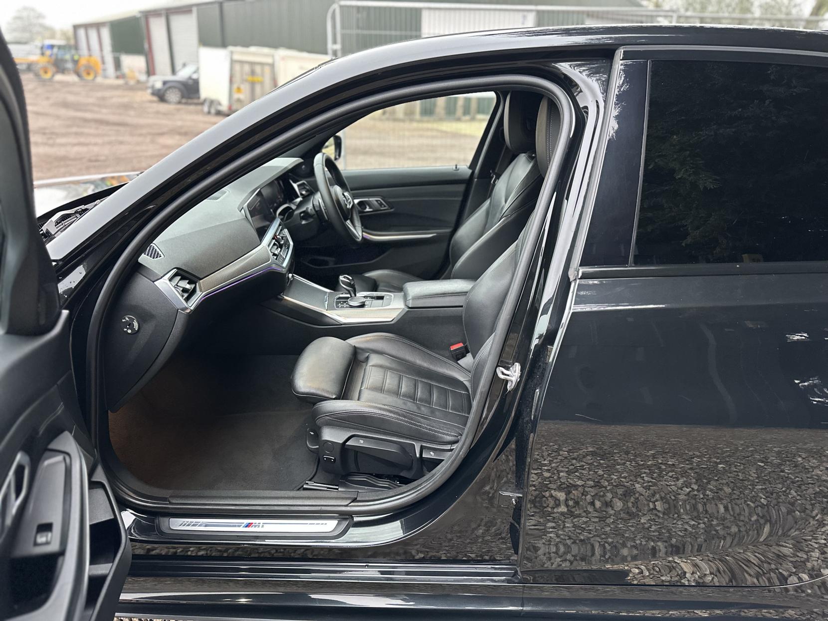 BMW 3 Series 2.0 320d M Sport Saloon 4dr Diesel Auto Euro 6 (s/s) (190 ps)