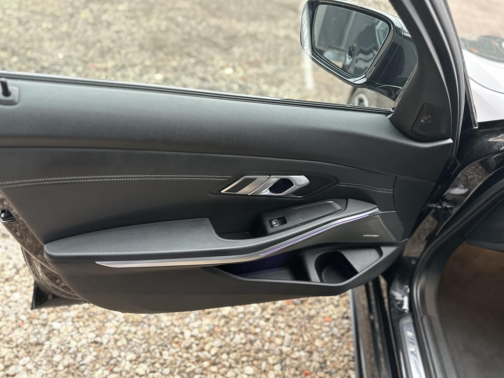 BMW 3 Series 2.0 320d M Sport Saloon 4dr Diesel Auto Euro 6 (s/s) (190 ps)