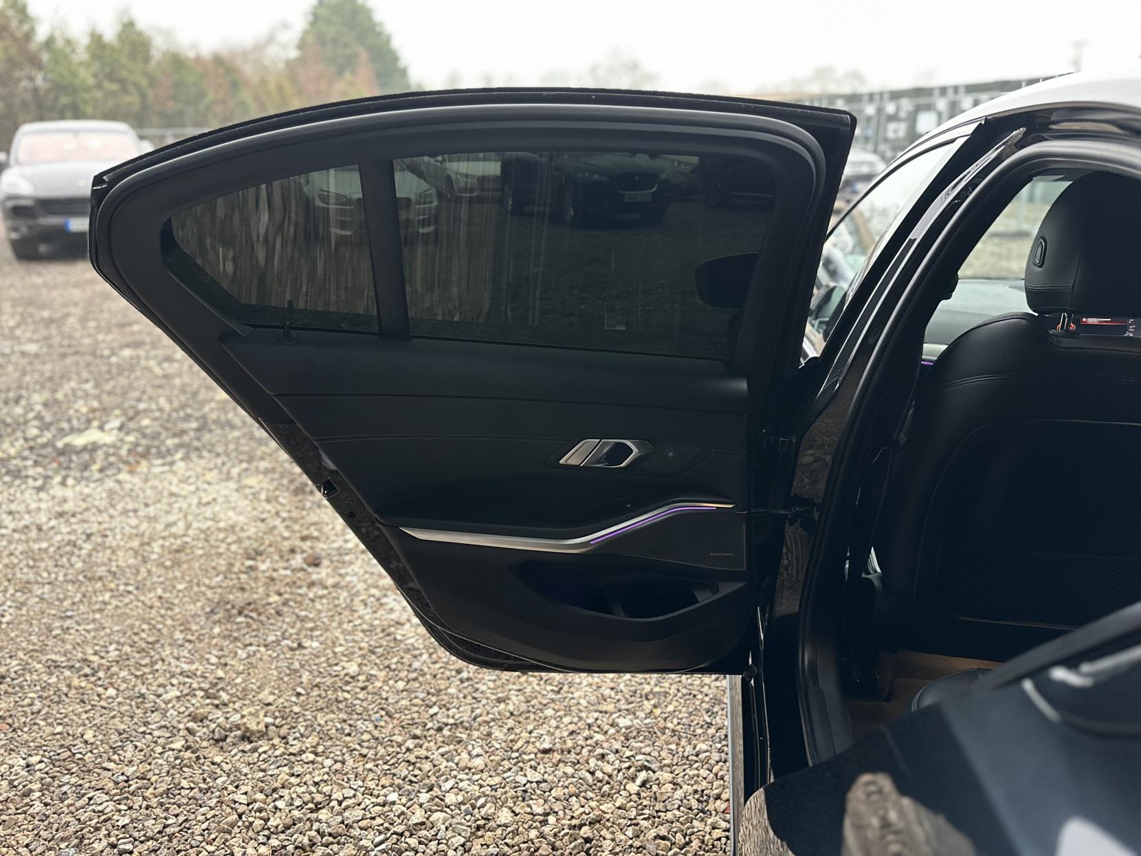 BMW 3 Series 2.0 320d M Sport Saloon 4dr Diesel Auto Euro 6 (s/s) (190 ps)