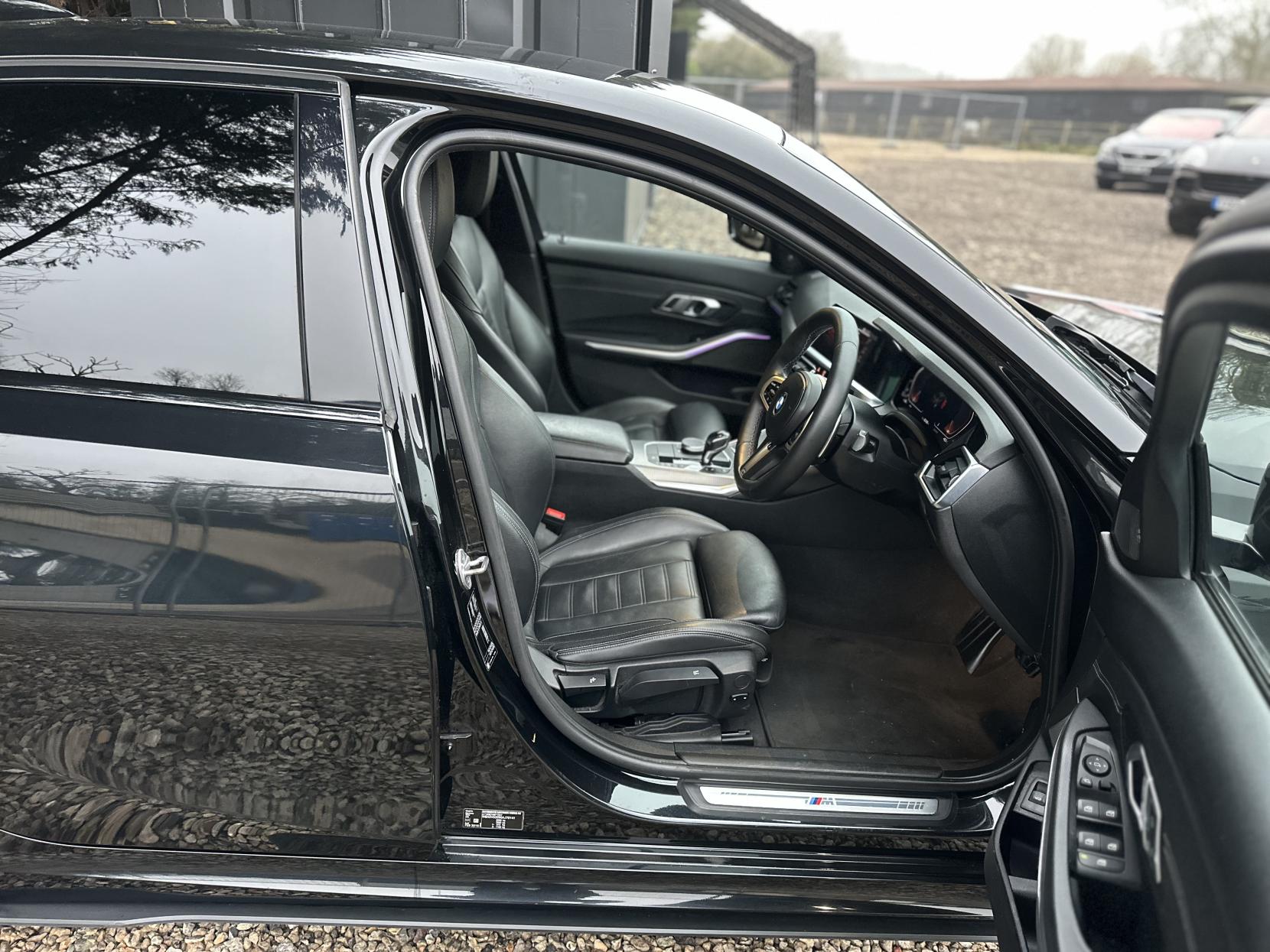 BMW 3 Series 2.0 320d M Sport Saloon 4dr Diesel Auto Euro 6 (s/s) (190 ps)