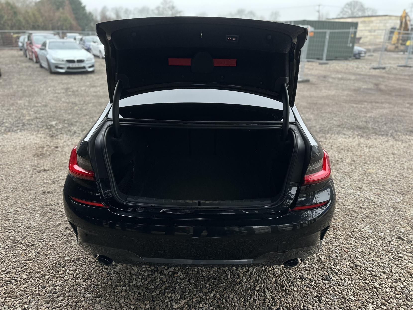 BMW 3 Series 2.0 320d M Sport Saloon 4dr Diesel Auto Euro 6 (s/s) (190 ps)