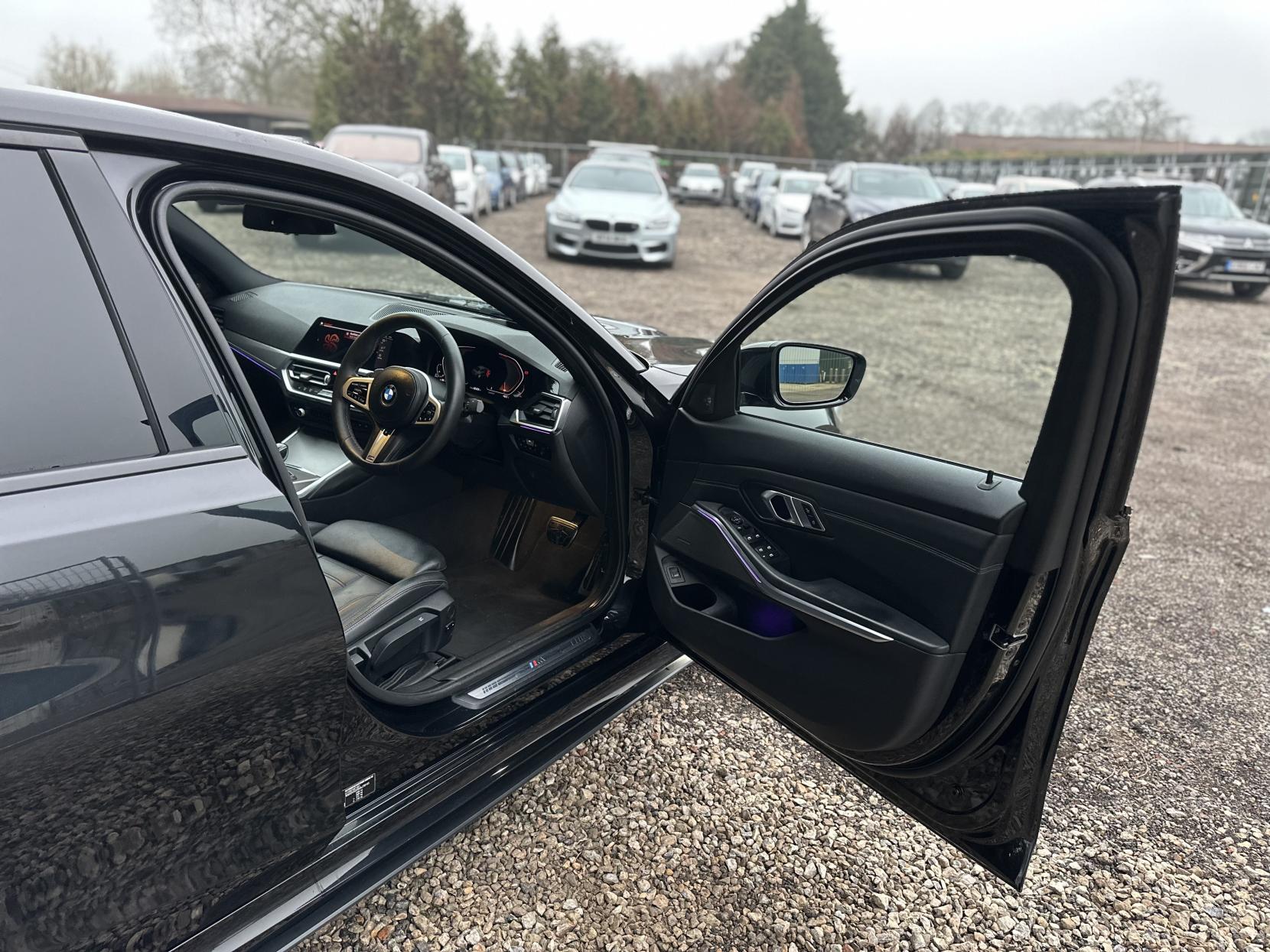 BMW 3 Series 2.0 320d M Sport Saloon 4dr Diesel Auto Euro 6 (s/s) (190 ps)