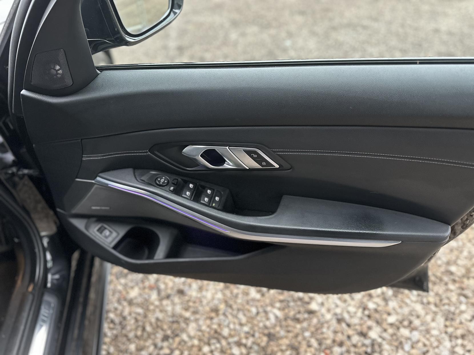 BMW 3 Series 2.0 320d M Sport Saloon 4dr Diesel Auto Euro 6 (s/s) (190 ps)