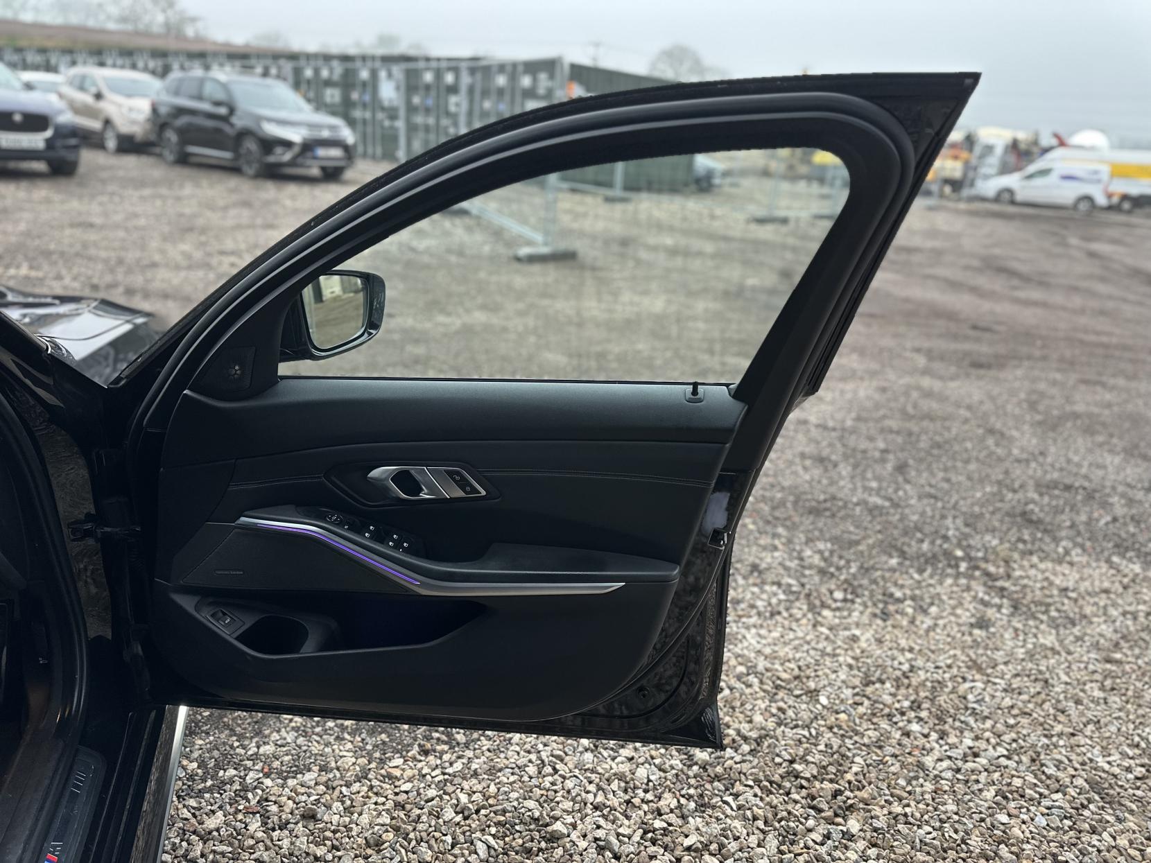 BMW 3 Series 2.0 320d M Sport Saloon 4dr Diesel Auto Euro 6 (s/s) (190 ps)