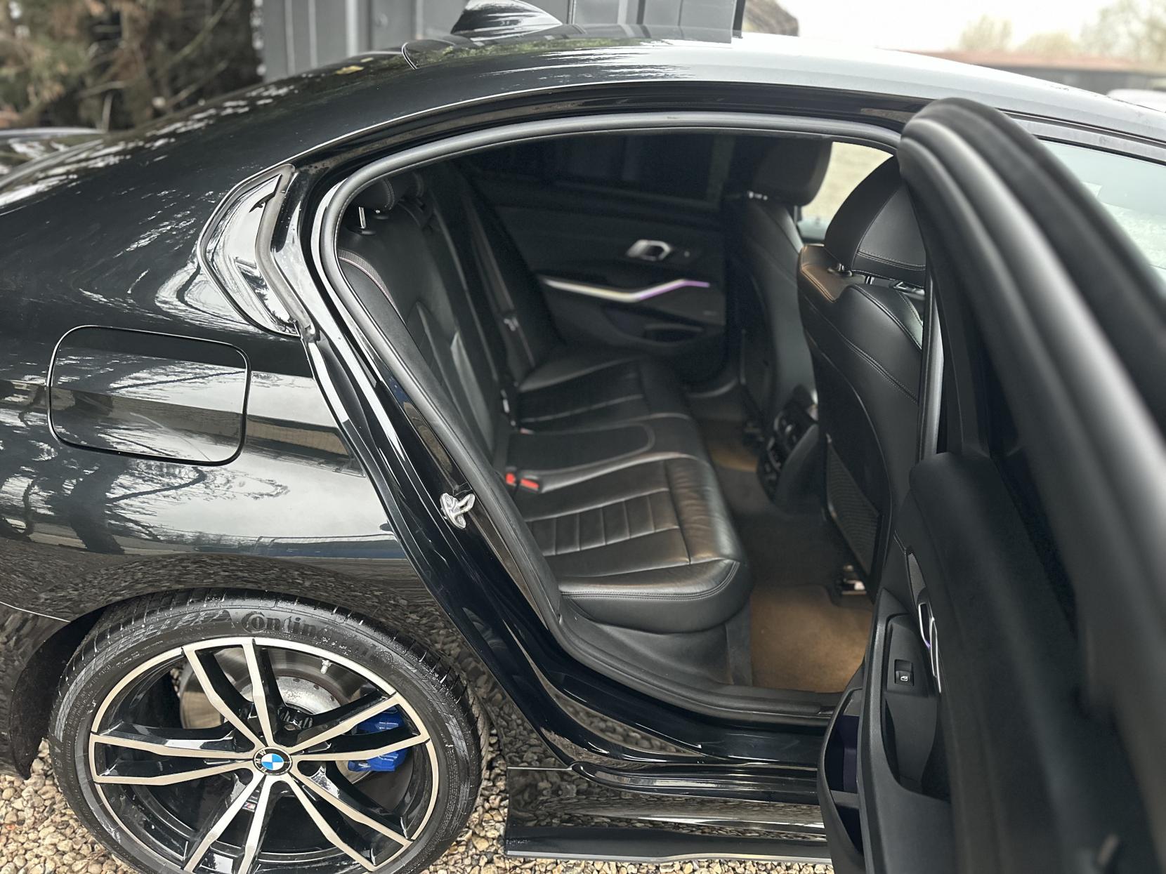 BMW 3 Series 2.0 320d M Sport Saloon 4dr Diesel Auto Euro 6 (s/s) (190 ps)