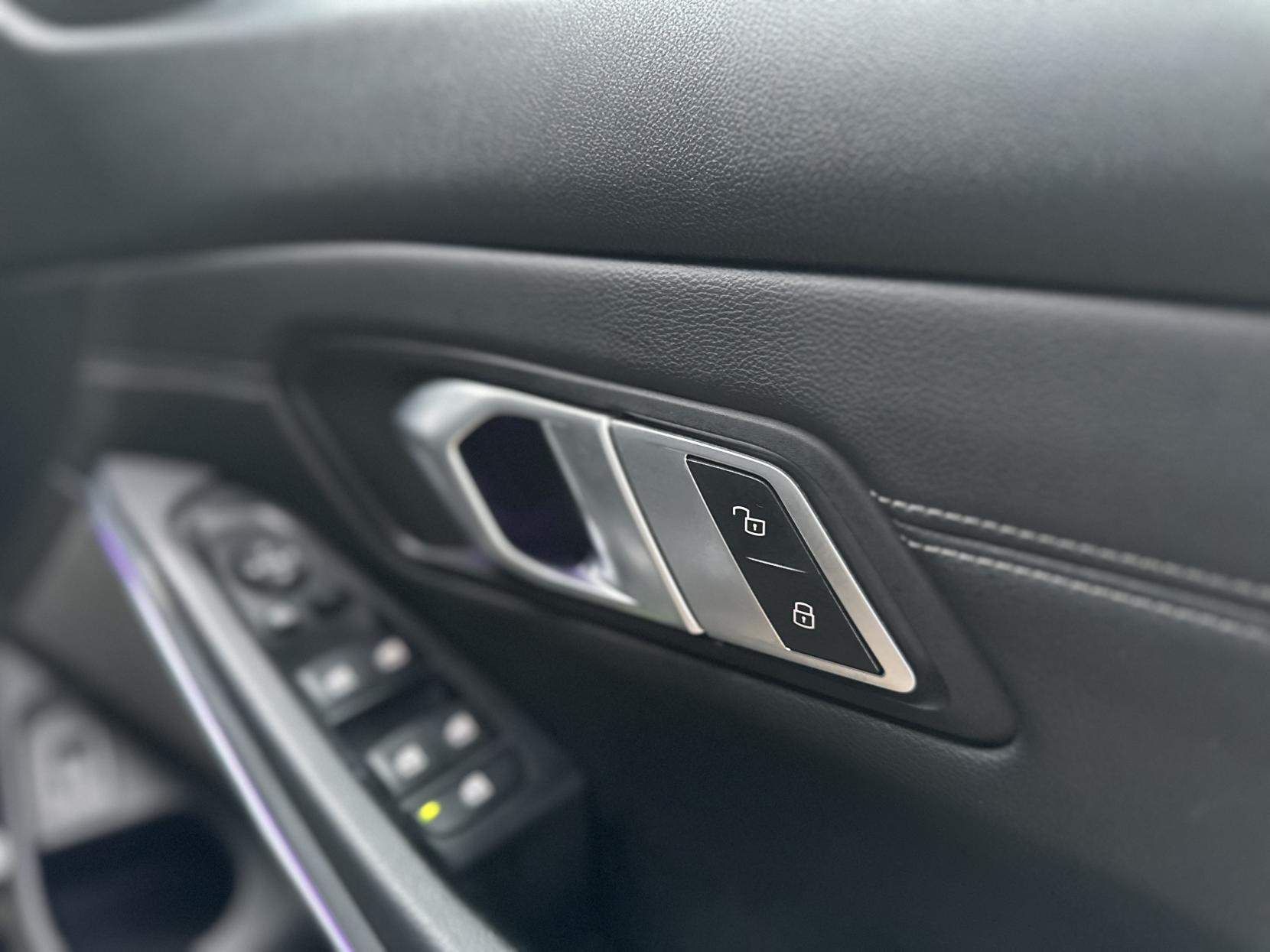 BMW 3 Series 2.0 320d M Sport Saloon 4dr Diesel Auto Euro 6 (s/s) (190 ps)