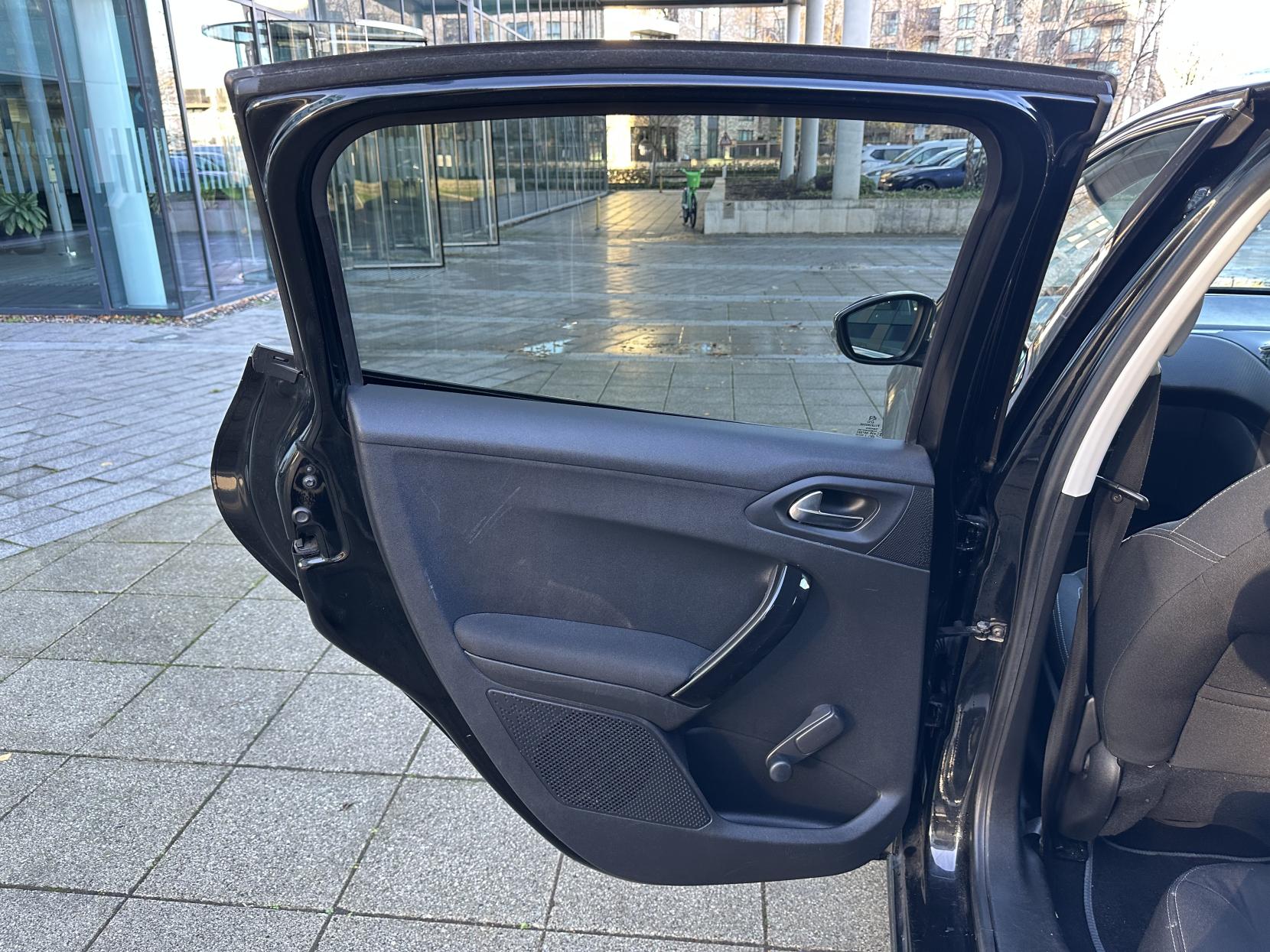 Peugeot 208 1.2 PureTech Allure Hatchback 5dr Petrol Manual Euro 6 (82 ps)