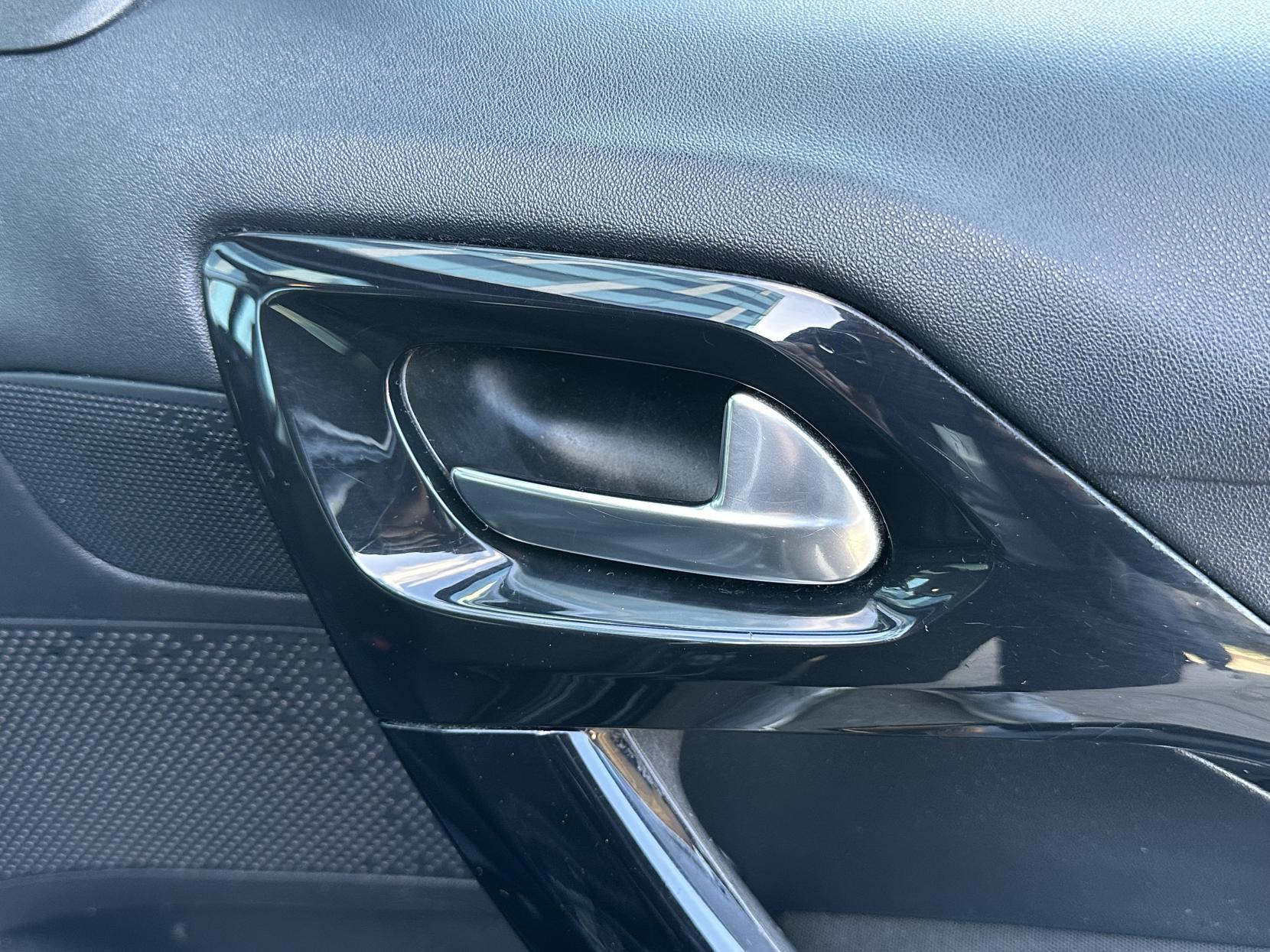 Peugeot 208 1.2 PureTech Allure Hatchback 5dr Petrol Manual Euro 6 (82 ps)