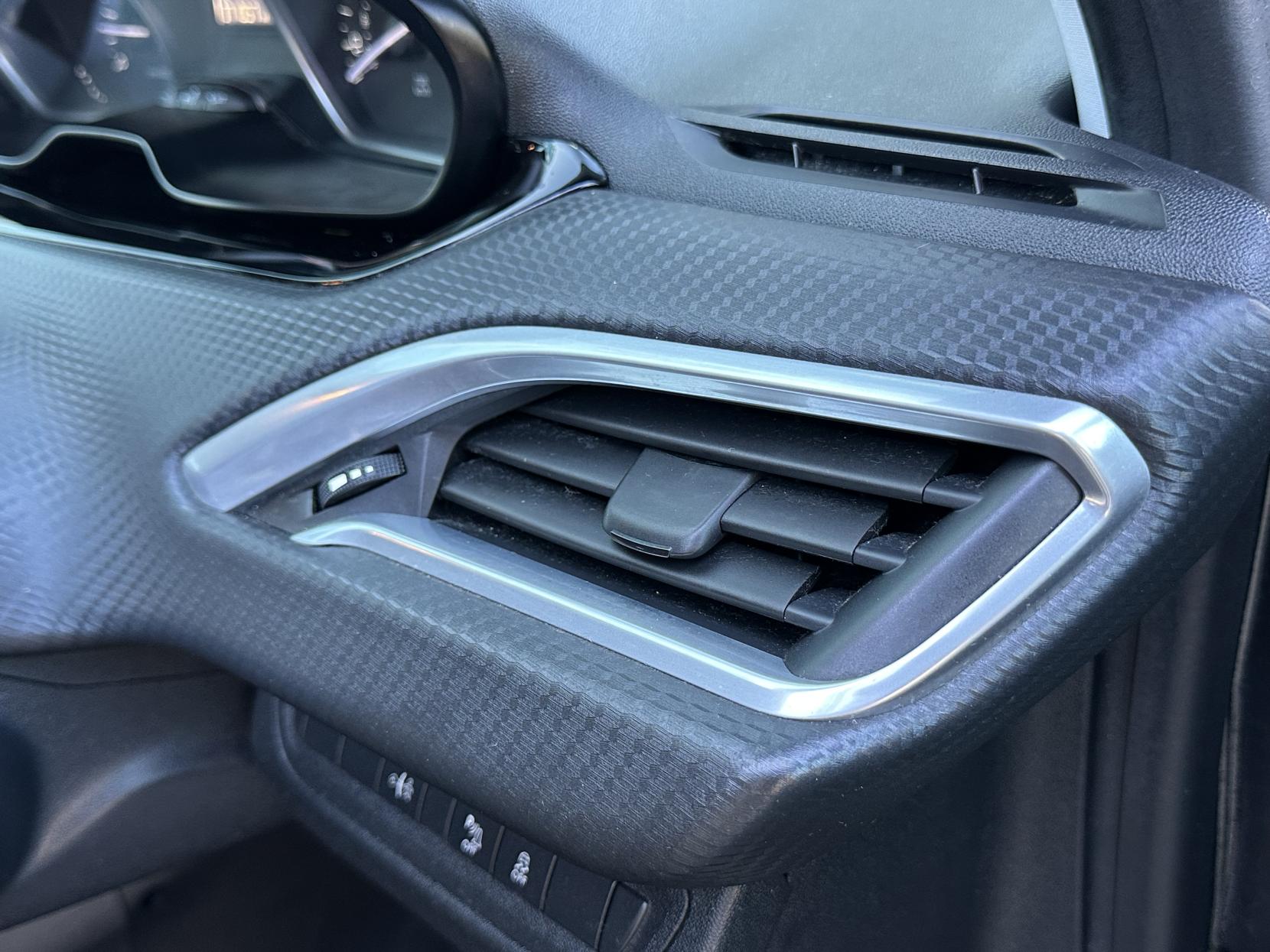 Peugeot 208 1.2 PureTech Allure Hatchback 5dr Petrol Manual Euro 6 (82 ps)