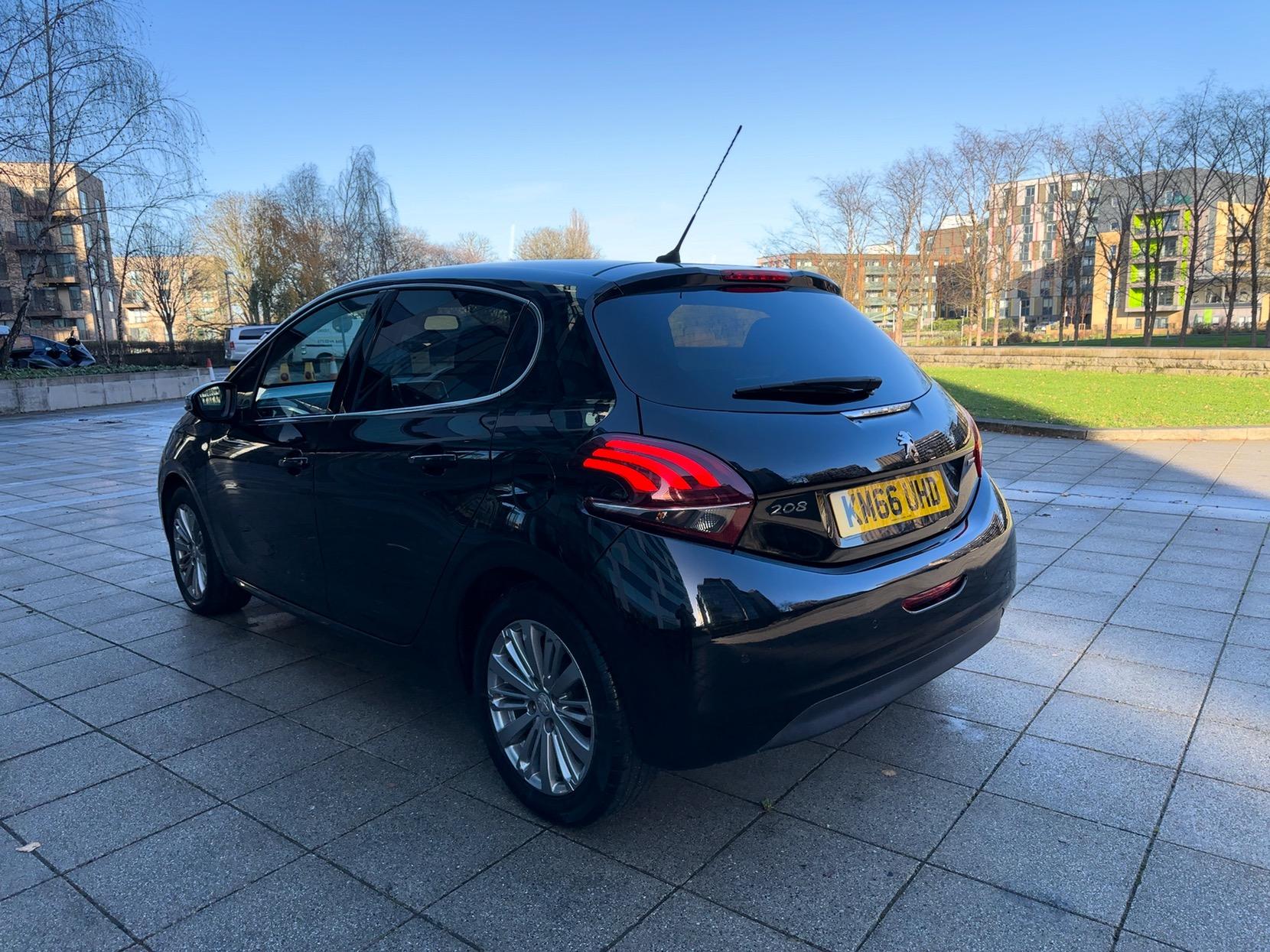 Peugeot 208 1.2 PureTech Allure Hatchback 5dr Petrol Manual Euro 6 (82 ps)