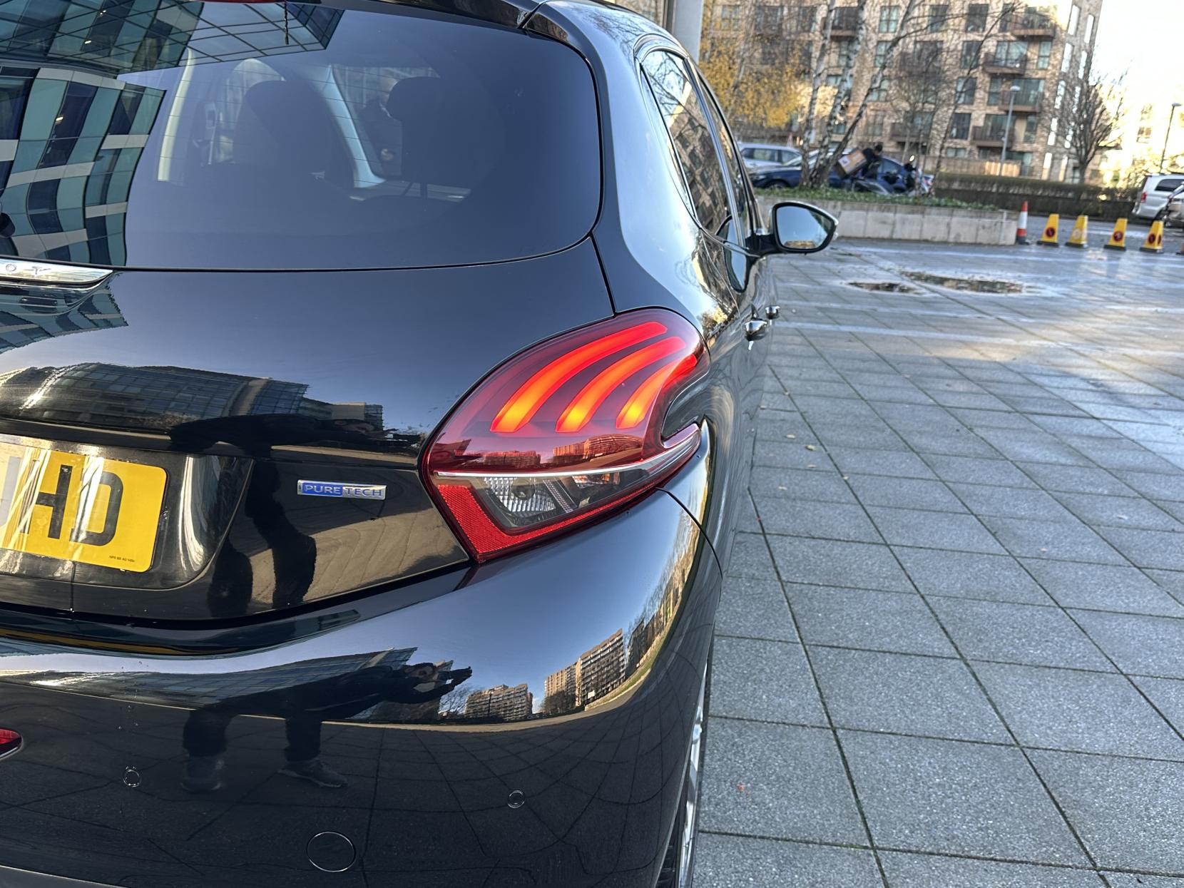 Peugeot 208 1.2 PureTech Allure Hatchback 5dr Petrol Manual Euro 6 (82 ps)