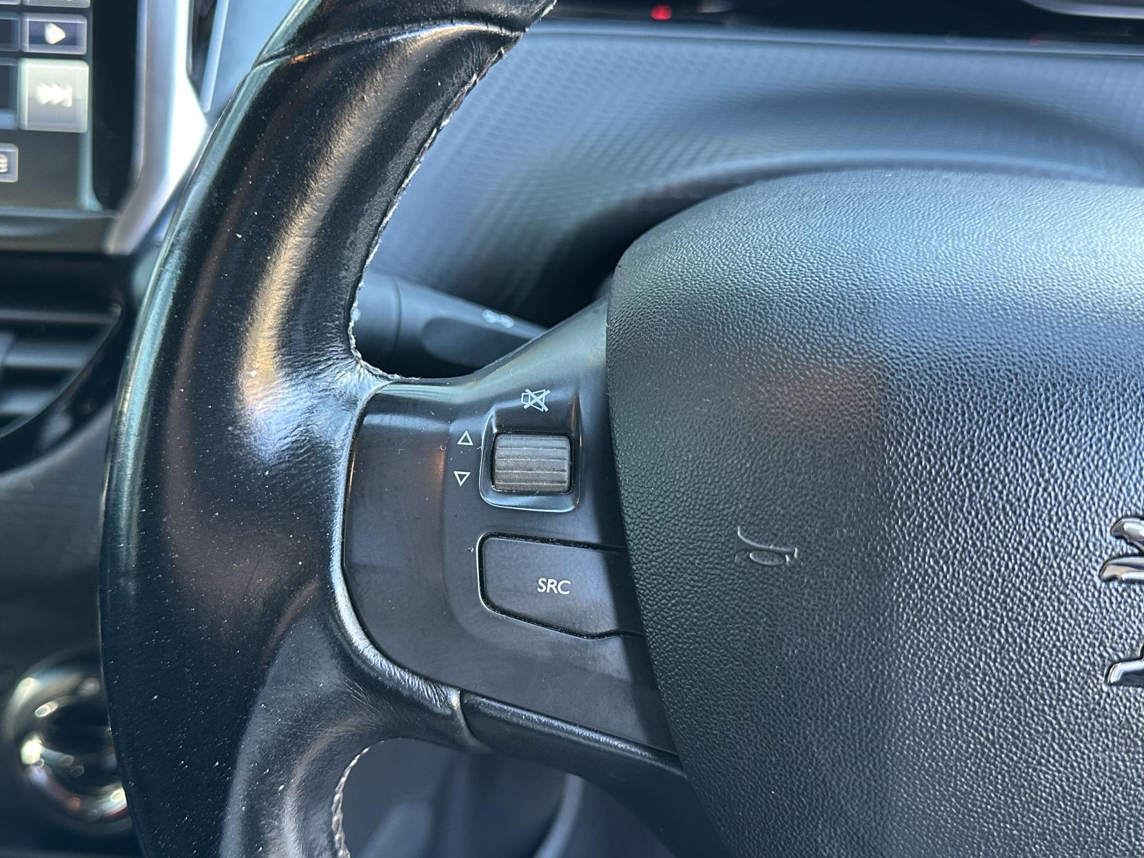 Peugeot 208 1.2 PureTech Allure Hatchback 5dr Petrol Manual Euro 6 (82 ps)