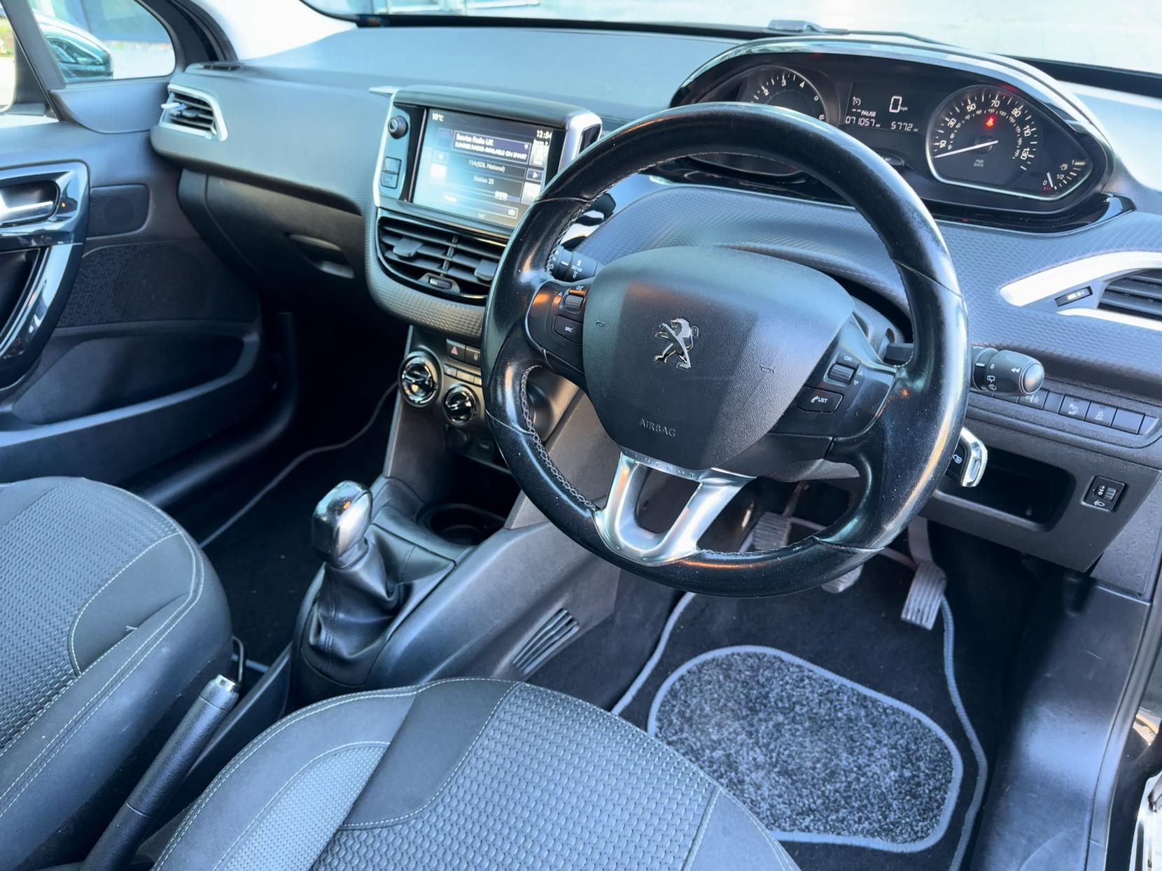 Peugeot 208 1.2 PureTech Allure Hatchback 5dr Petrol Manual Euro 6 (82 ps)