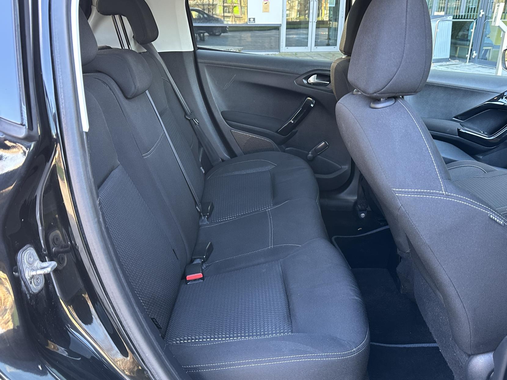 Peugeot 208 1.2 PureTech Allure Hatchback 5dr Petrol Manual Euro 6 (82 ps)