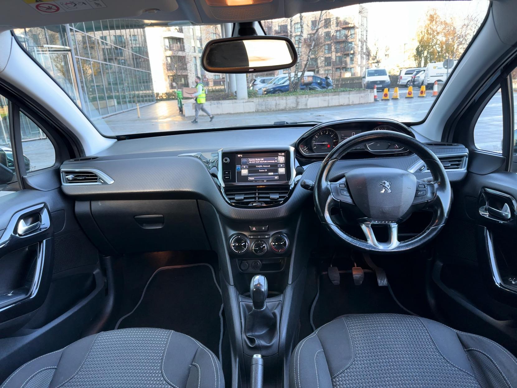 Peugeot 208 1.2 PureTech Allure Hatchback 5dr Petrol Manual Euro 6 (82 ps)