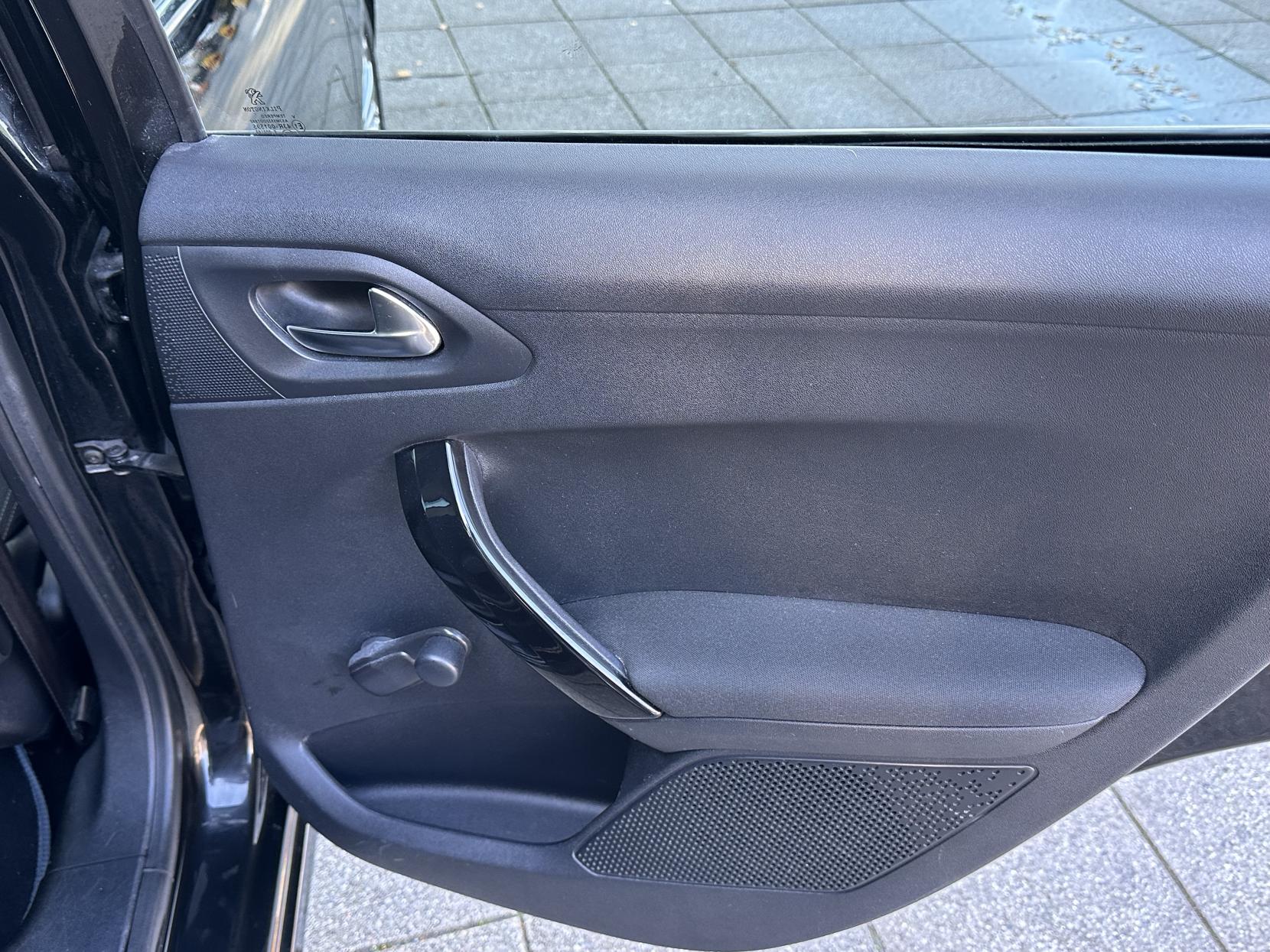 Peugeot 208 1.2 PureTech Allure Hatchback 5dr Petrol Manual Euro 6 (82 ps)