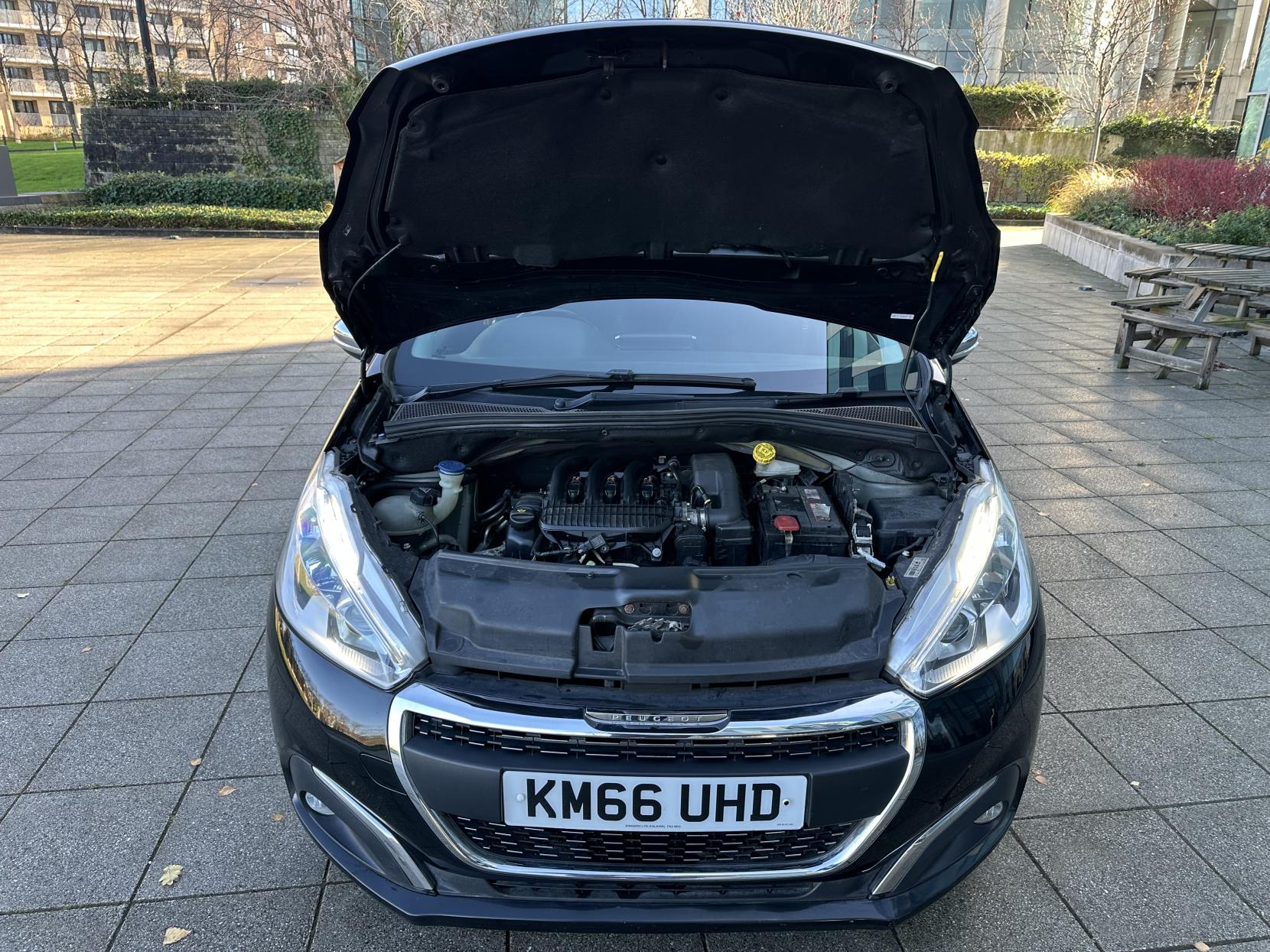 Peugeot 208 1.2 PureTech Allure Hatchback 5dr Petrol Manual Euro 6 (82 ps)