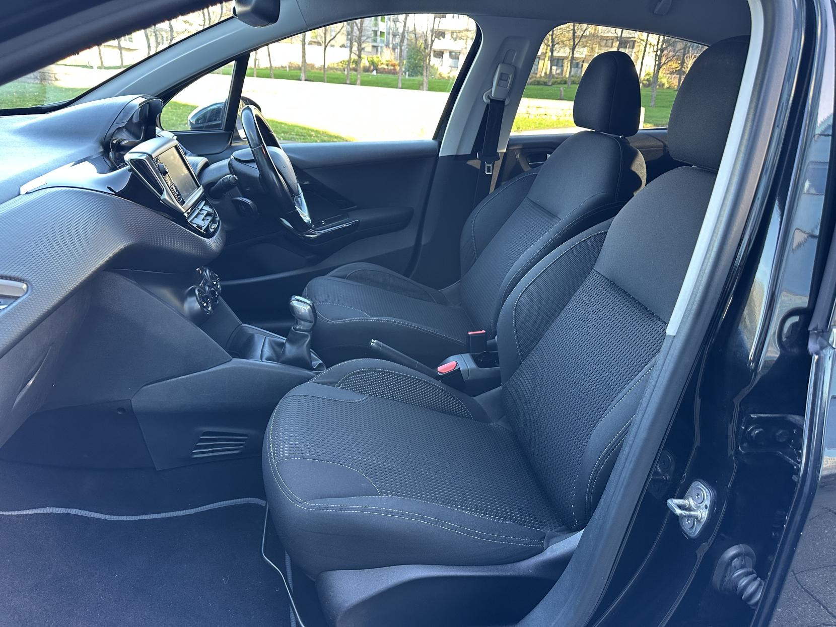 Peugeot 208 1.2 PureTech Allure Hatchback 5dr Petrol Manual Euro 6 (82 ps)