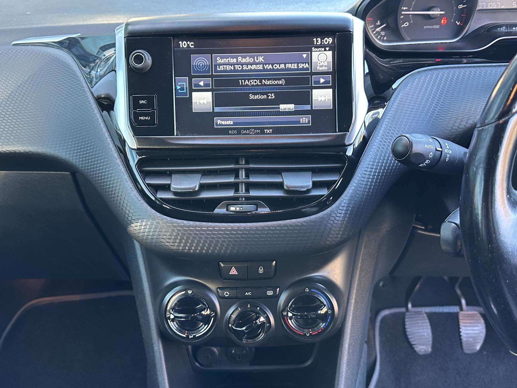 Peugeot 208 1.2 PureTech Allure Hatchback 5dr Petrol Manual Euro 6 (82 ps)