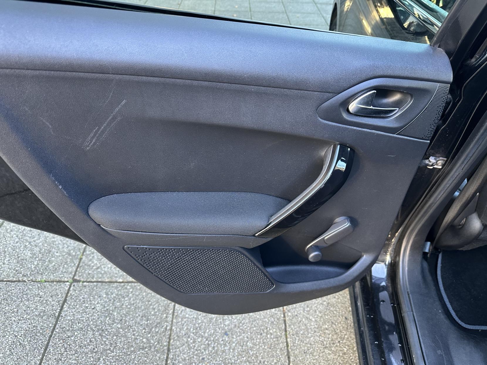 Peugeot 208 1.2 PureTech Allure Hatchback 5dr Petrol Manual Euro 6 (82 ps)