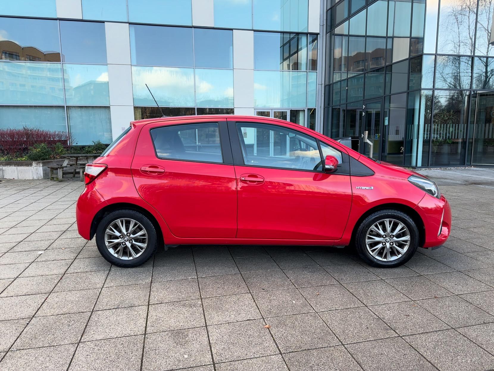 Toyota Yaris 1.5 VVT-h Icon Hatchback 5dr Petrol Hybrid E-CVT Euro 6 (s/s) (100 ps)