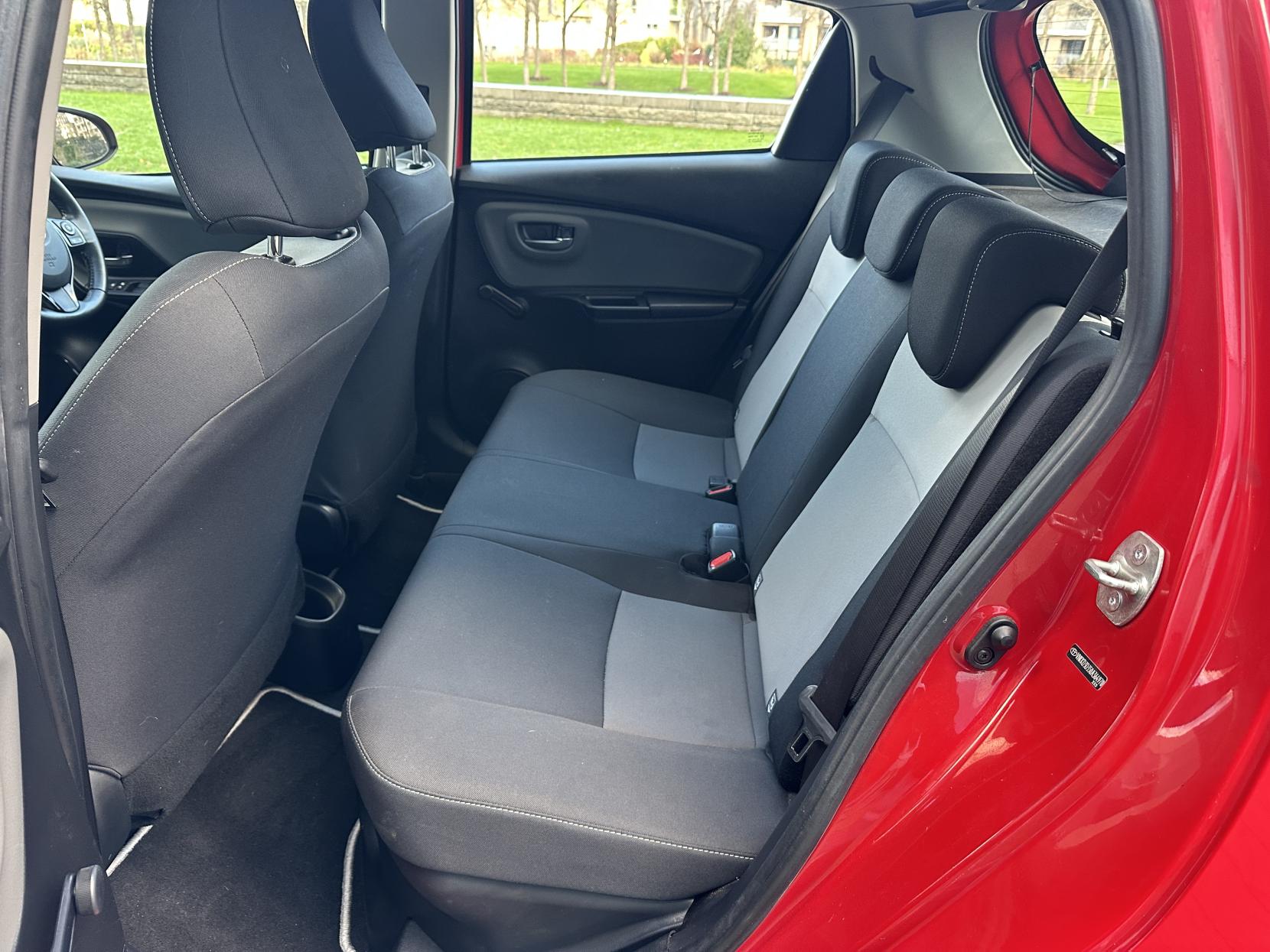 Toyota Yaris 1.5 VVT-h Icon Hatchback 5dr Petrol Hybrid E-CVT Euro 6 (s/s) (100 ps)