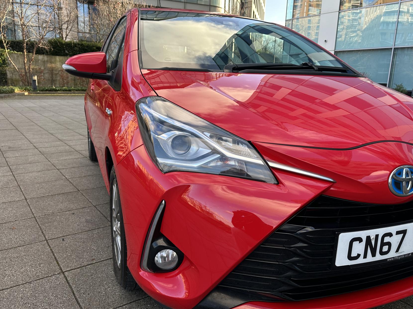 Toyota Yaris 1.5 VVT-h Icon Hatchback 5dr Petrol Hybrid E-CVT Euro 6 (s/s) (100 ps)