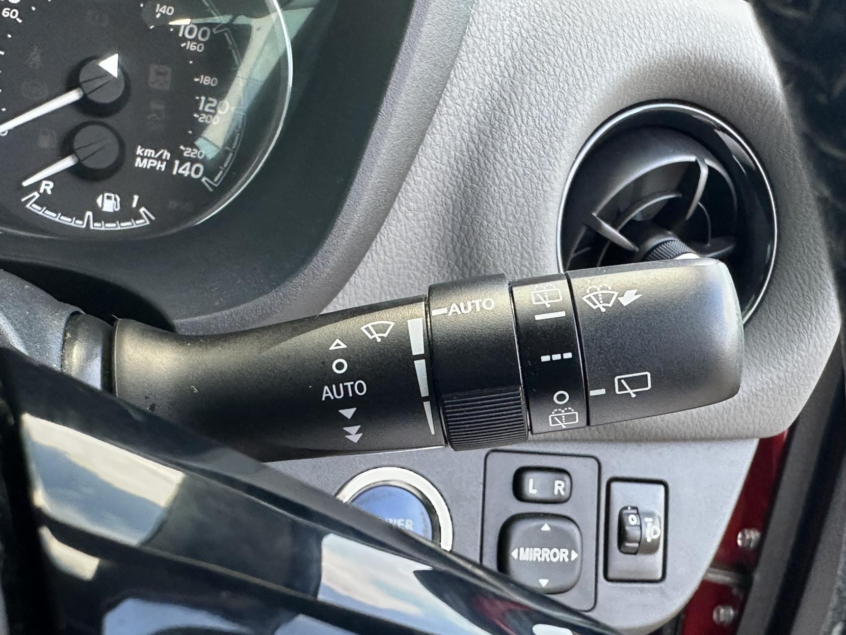 Toyota Yaris 1.5 VVT-h Icon Hatchback 5dr Petrol Hybrid E-CVT Euro 6 (s/s) (100 ps)