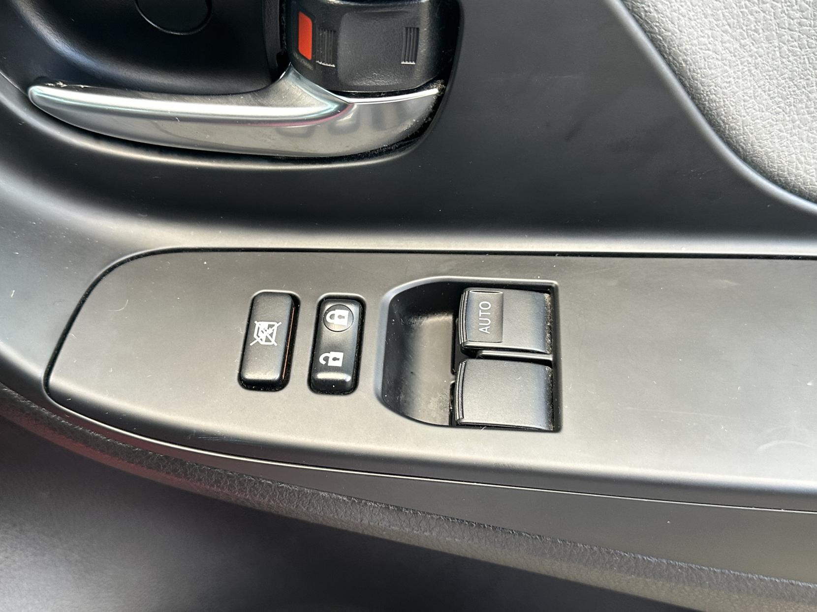 Toyota Yaris 1.5 VVT-h Icon Hatchback 5dr Petrol Hybrid E-CVT Euro 6 (s/s) (100 ps)