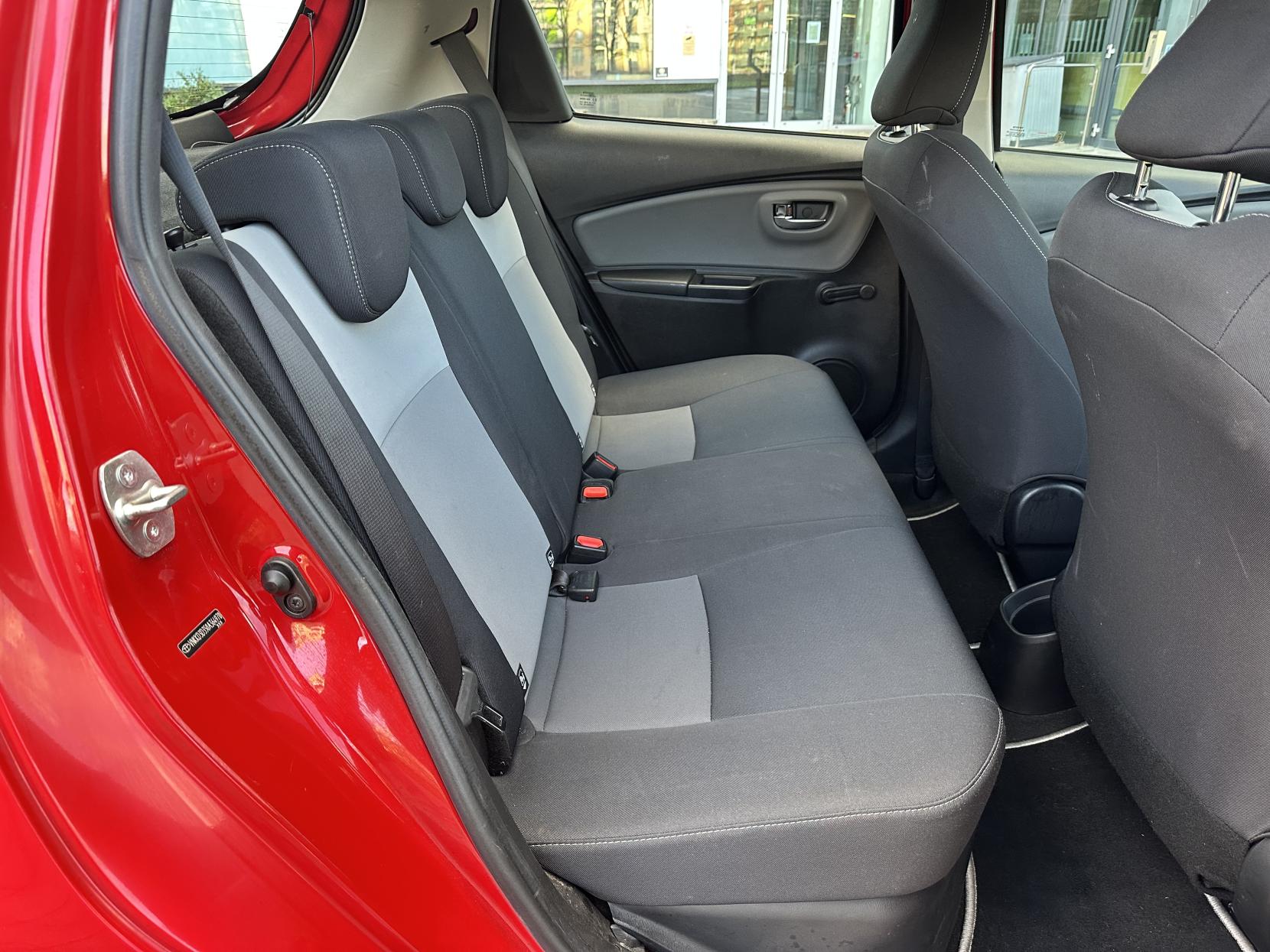 Toyota Yaris 1.5 VVT-h Icon Hatchback 5dr Petrol Hybrid E-CVT Euro 6 (s/s) (100 ps)