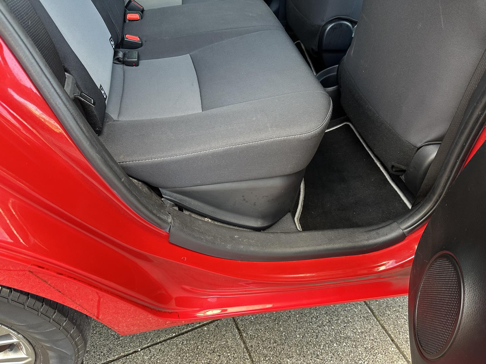 Toyota Yaris 1.5 VVT-h Icon Hatchback 5dr Petrol Hybrid E-CVT Euro 6 (s/s) (100 ps)