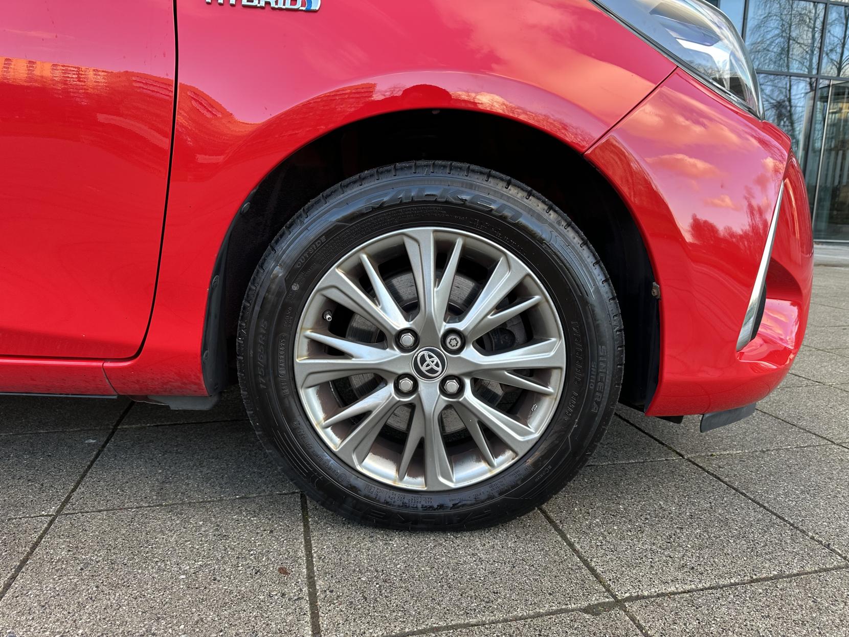 Toyota Yaris 1.5 VVT-h Icon Hatchback 5dr Petrol Hybrid E-CVT Euro 6 (s/s) (100 ps)