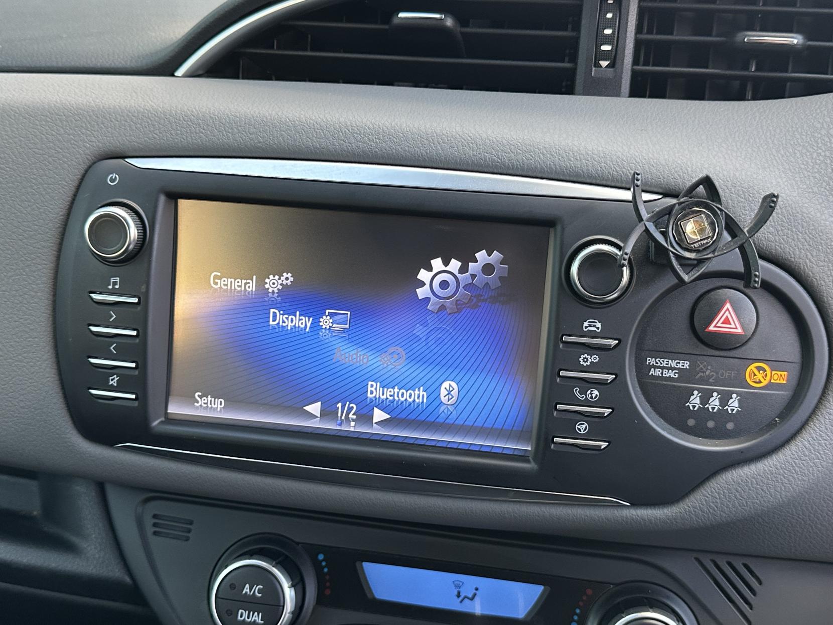 Toyota Yaris 1.5 VVT-h Icon Hatchback 5dr Petrol Hybrid E-CVT Euro 6 (s/s) (100 ps)