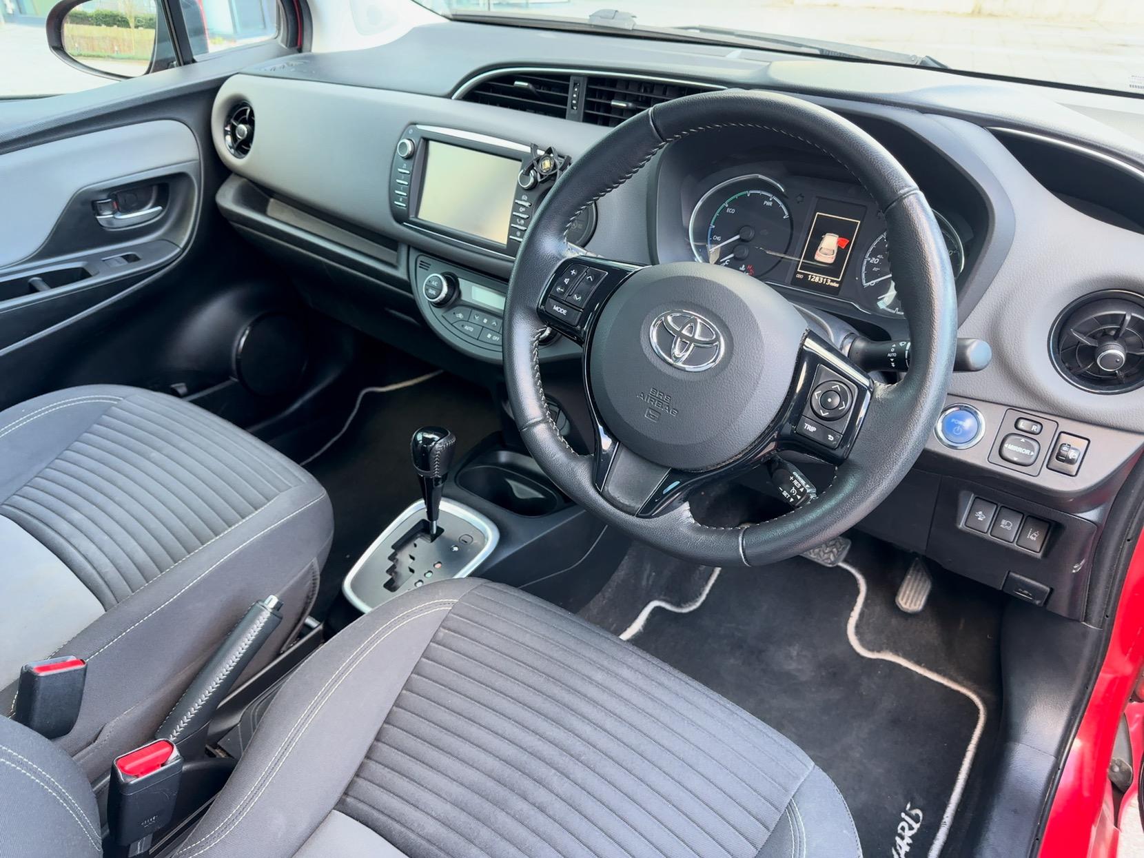 Toyota Yaris 1.5 VVT-h Icon Hatchback 5dr Petrol Hybrid E-CVT Euro 6 (s/s) (100 ps)