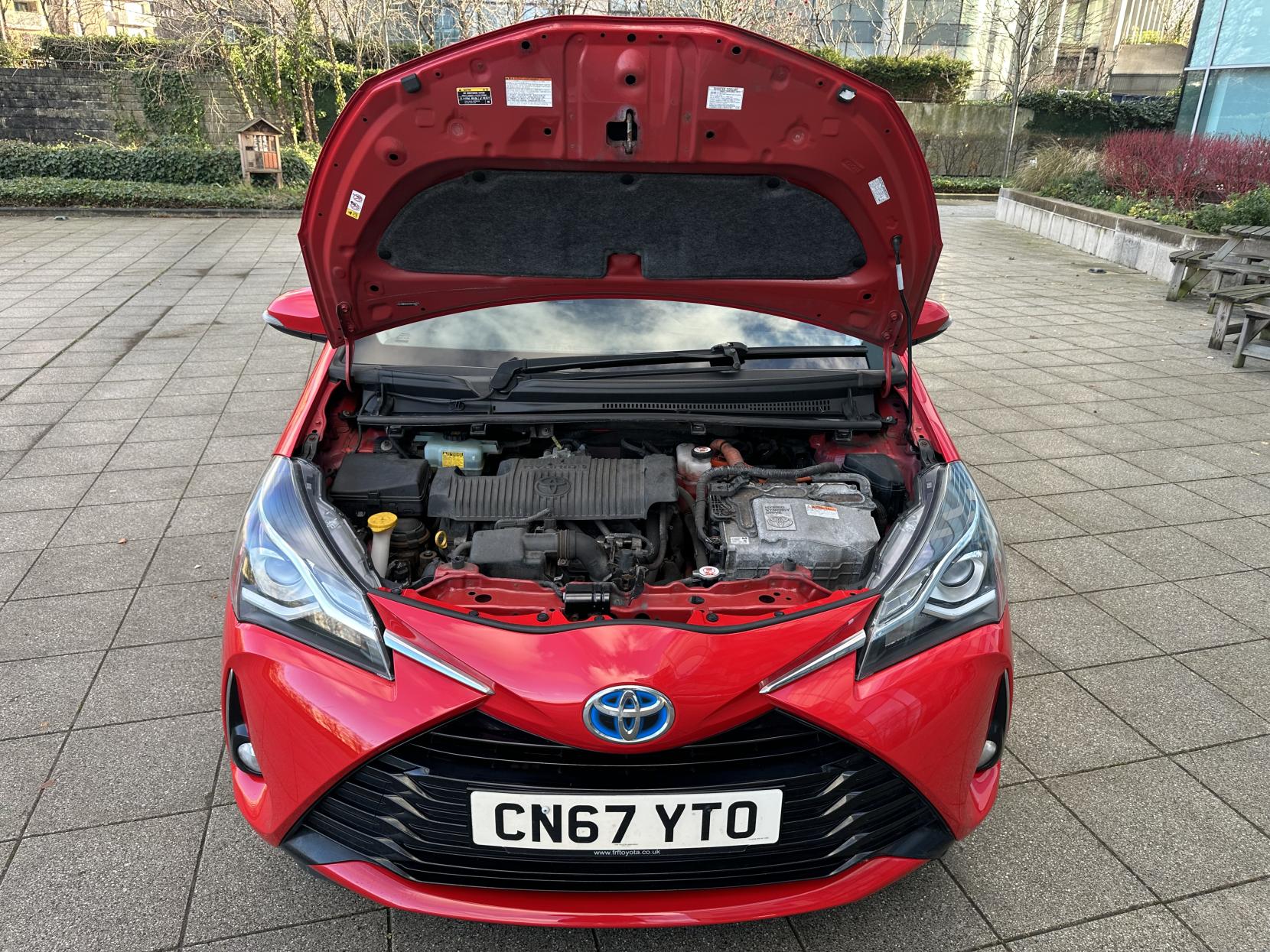 Toyota Yaris 1.5 VVT-h Icon Hatchback 5dr Petrol Hybrid E-CVT Euro 6 (s/s) (100 ps)