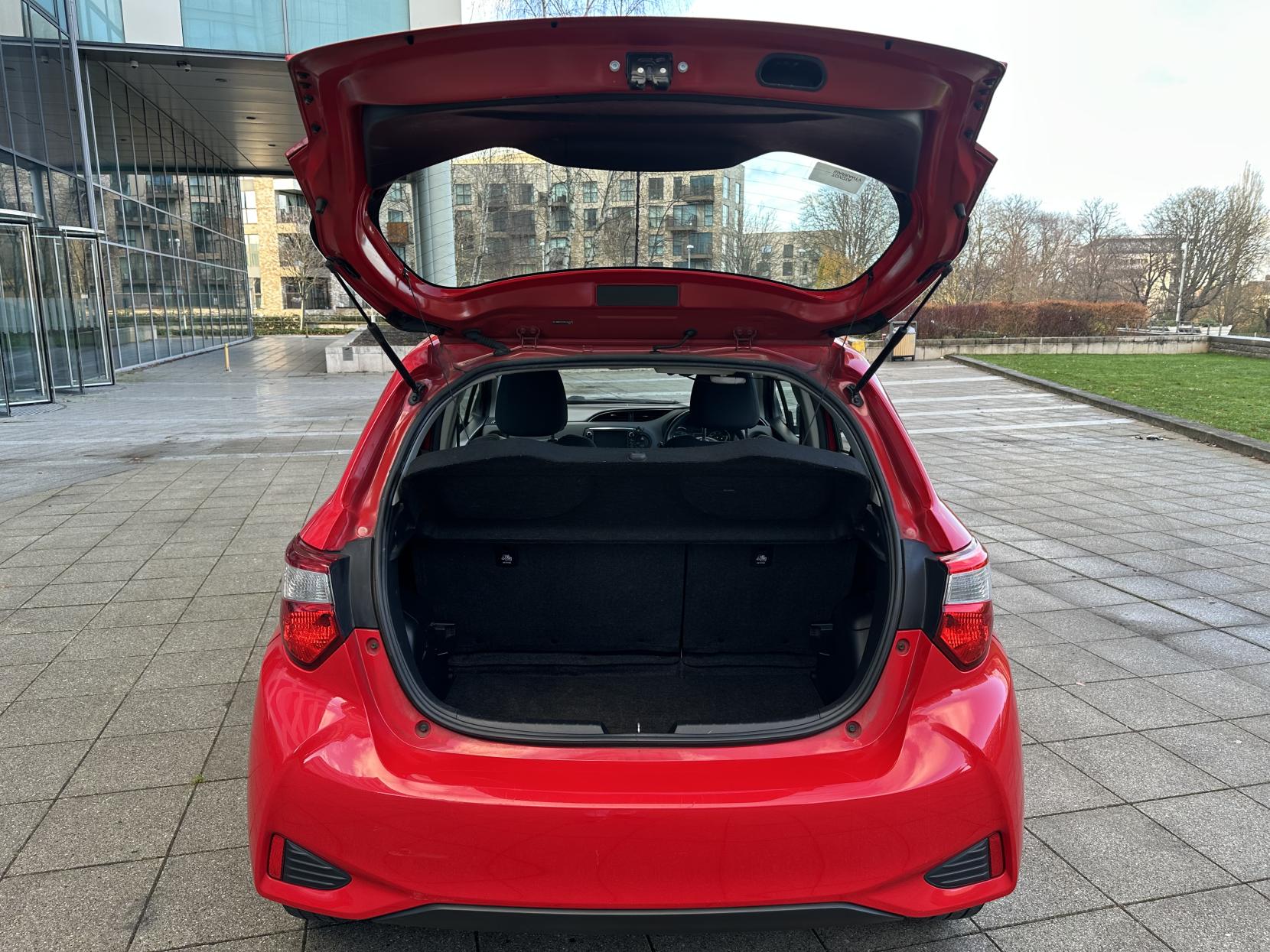 Toyota Yaris 1.5 VVT-h Icon Hatchback 5dr Petrol Hybrid E-CVT Euro 6 (s/s) (100 ps)