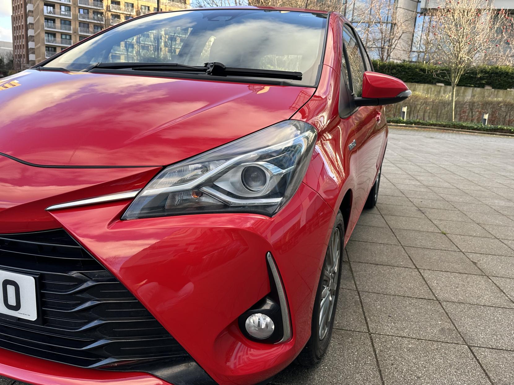 Toyota Yaris 1.5 VVT-h Icon Hatchback 5dr Petrol Hybrid E-CVT Euro 6 (s/s) (100 ps)