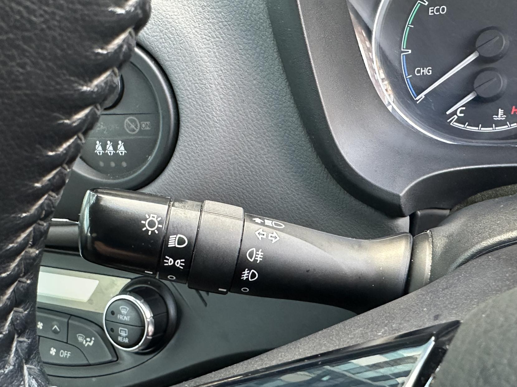 Toyota Yaris 1.5 VVT-h Icon Hatchback 5dr Petrol Hybrid E-CVT Euro 6 (s/s) (100 ps)