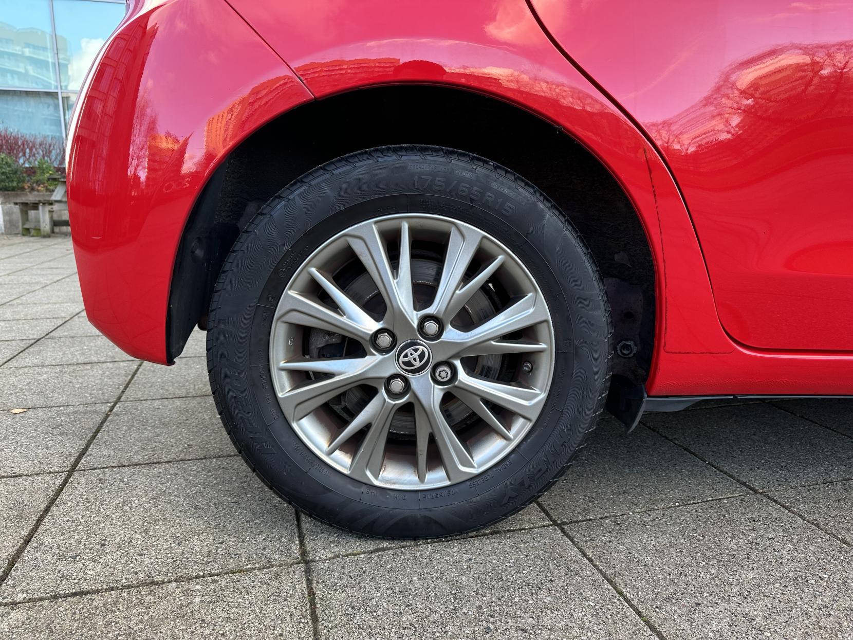 Toyota Yaris 1.5 VVT-h Icon Hatchback 5dr Petrol Hybrid E-CVT Euro 6 (s/s) (100 ps)