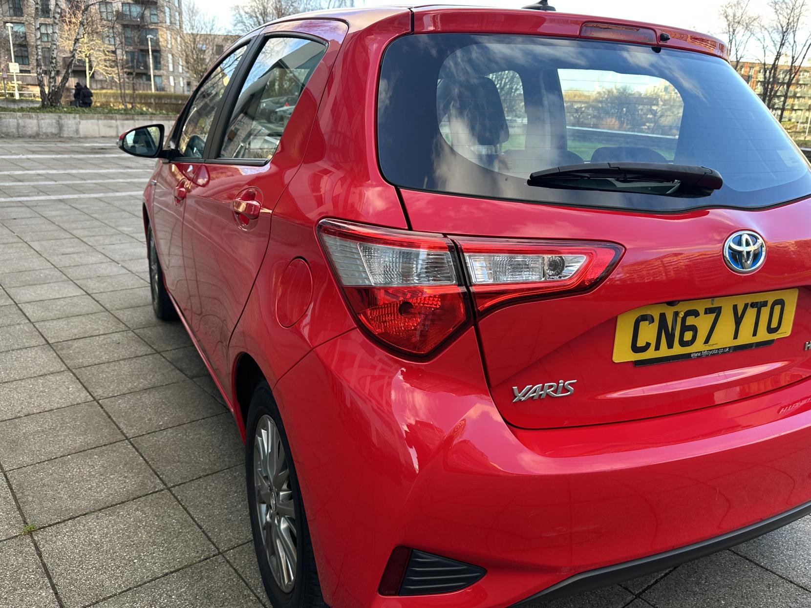 Toyota Yaris 1.5 VVT-h Icon Hatchback 5dr Petrol Hybrid E-CVT Euro 6 (s/s) (100 ps)