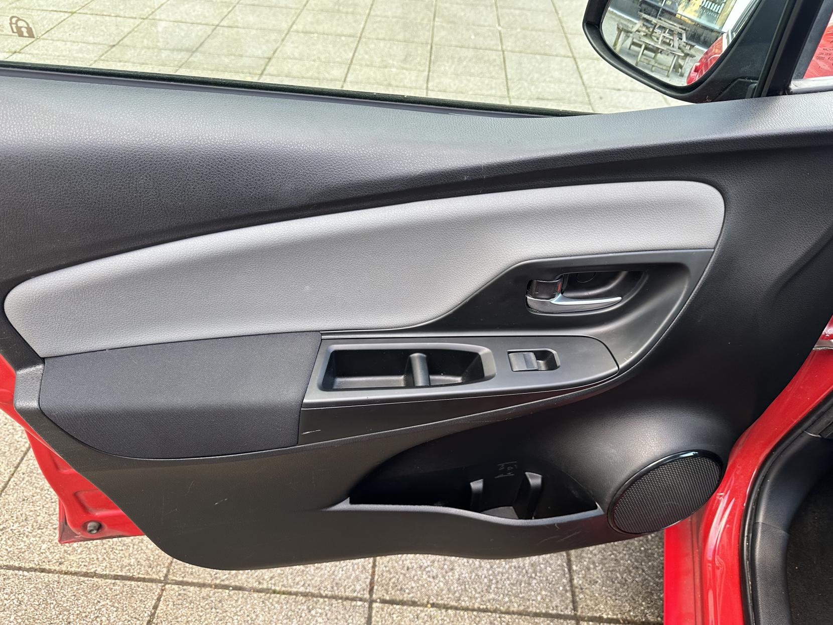 Toyota Yaris 1.5 VVT-h Icon Hatchback 5dr Petrol Hybrid E-CVT Euro 6 (s/s) (100 ps)