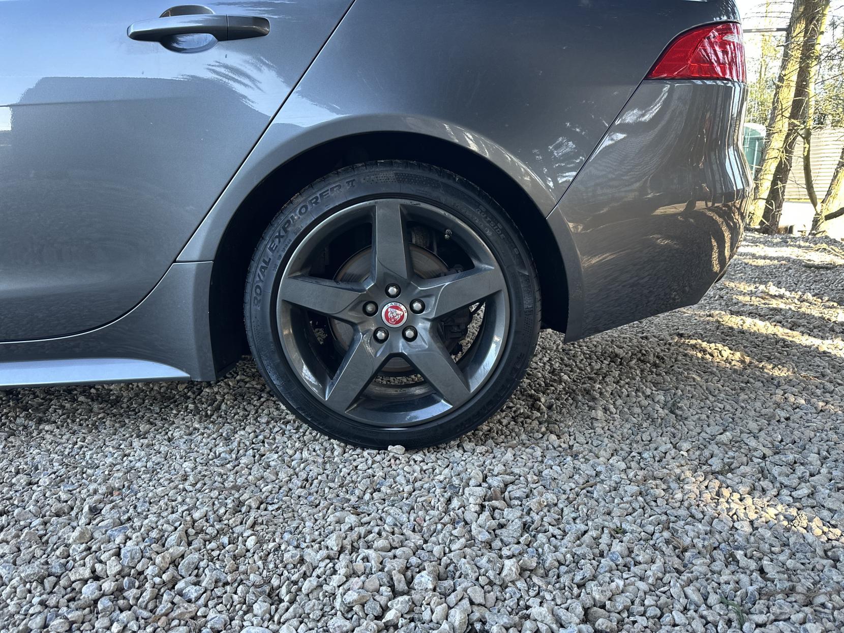 Jaguar XE 2.0d R-Sport Saloon 4dr Diesel Auto Euro 6 (s/s) (180 ps)